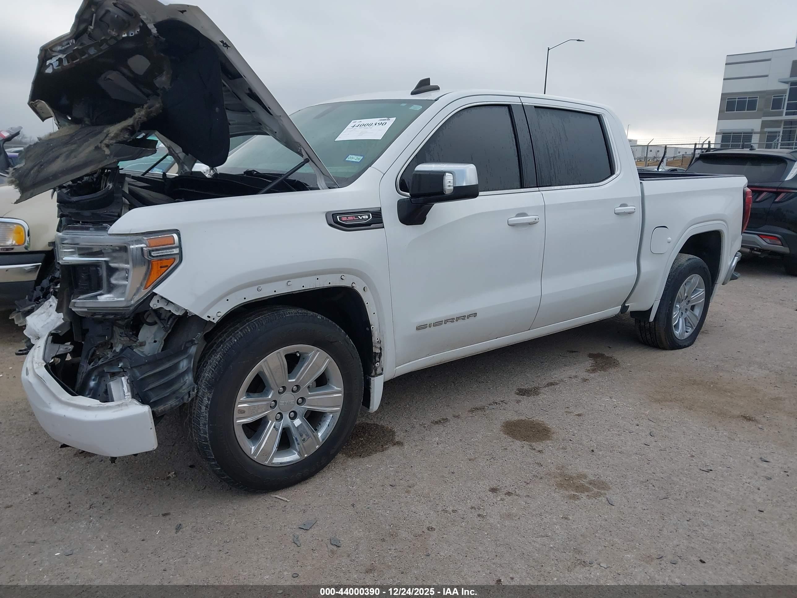 GMC SIERRA image 2