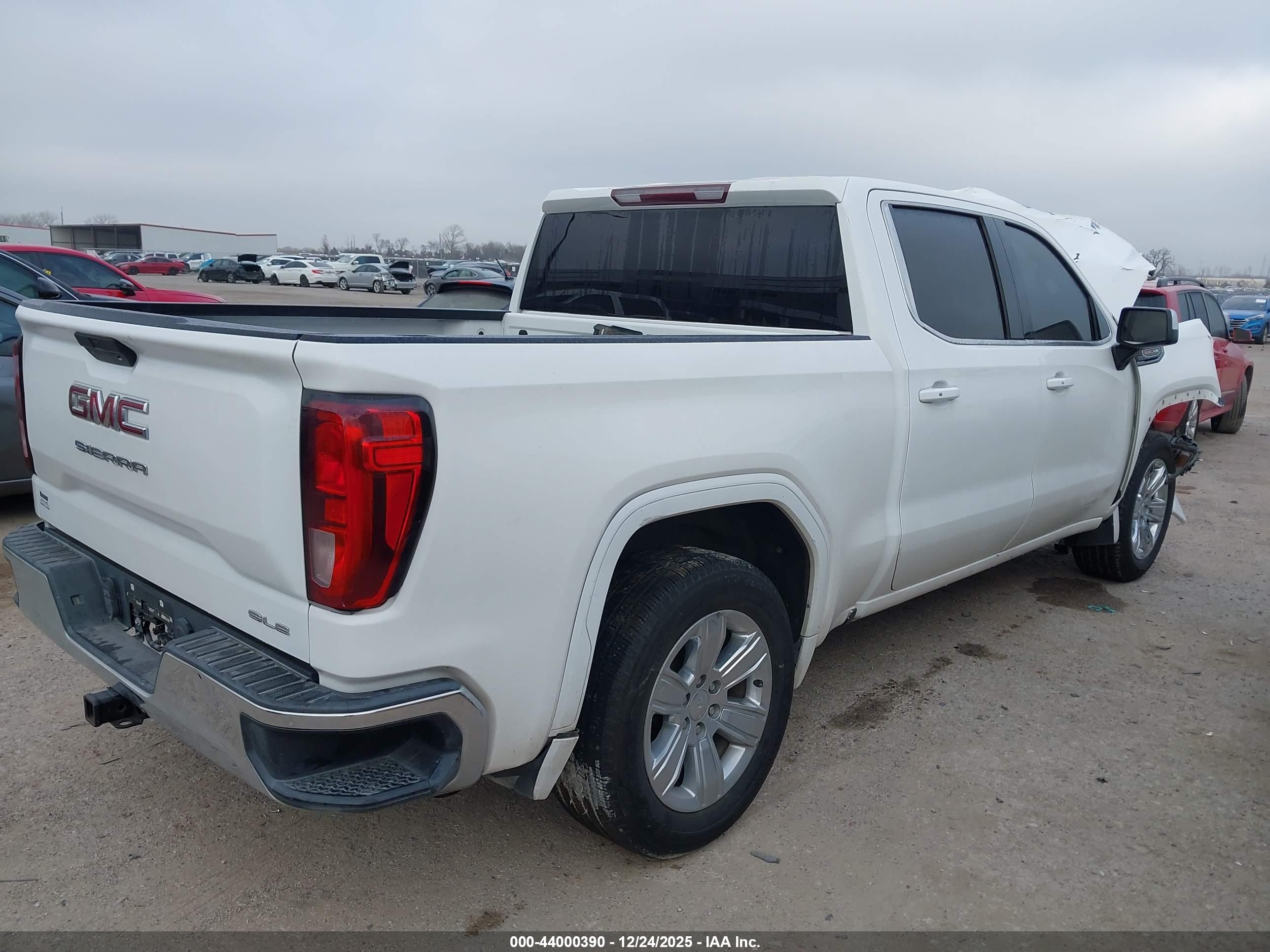 GMC SIERRA image 4