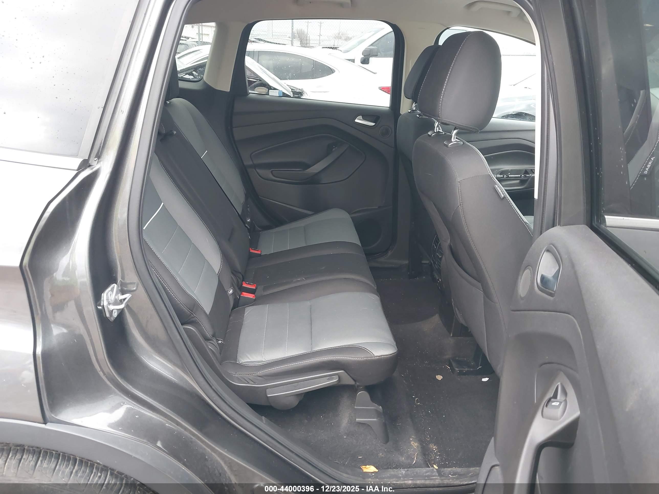 FORD ESCAPE image 8