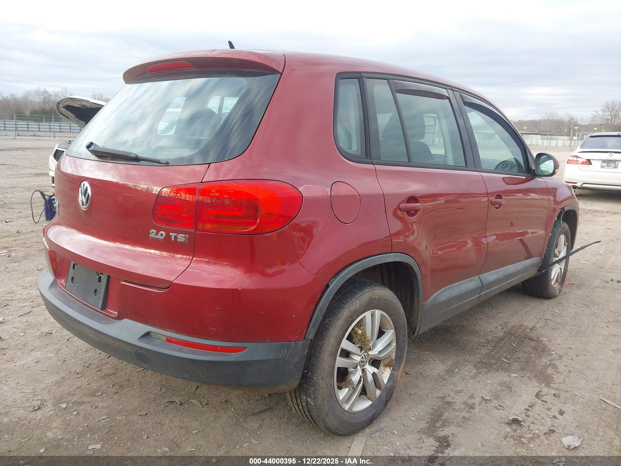VOLKSWAGEN TIGUAN image 4