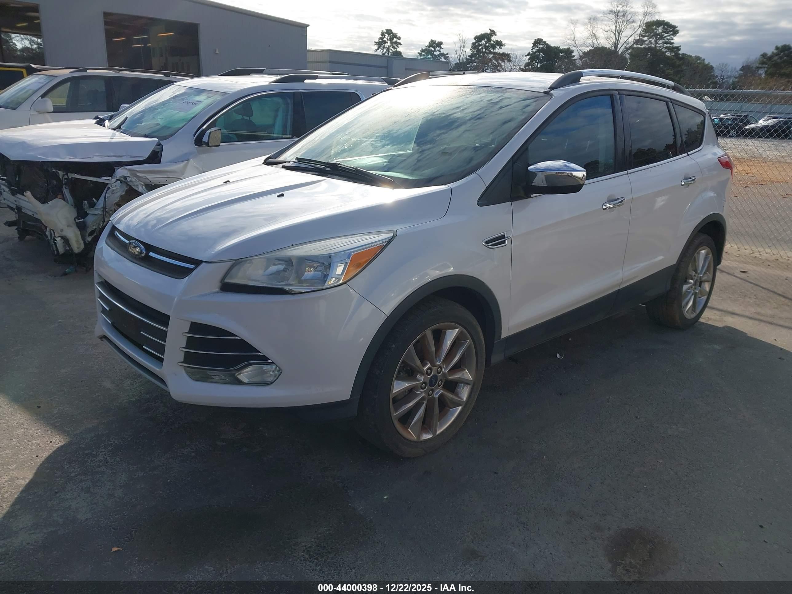 FORD ESCAPE image 2