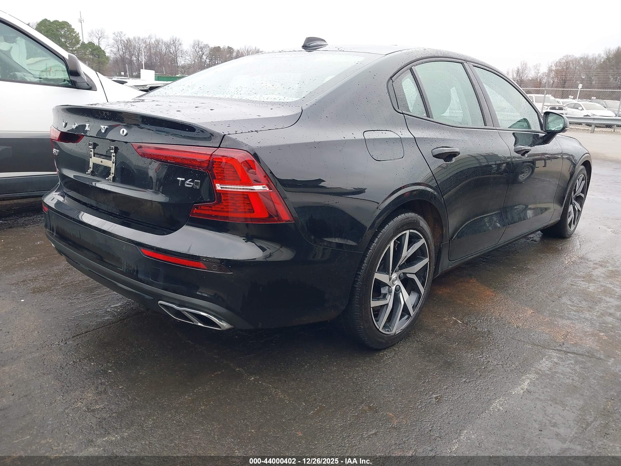 VOLVO S60 image 4
