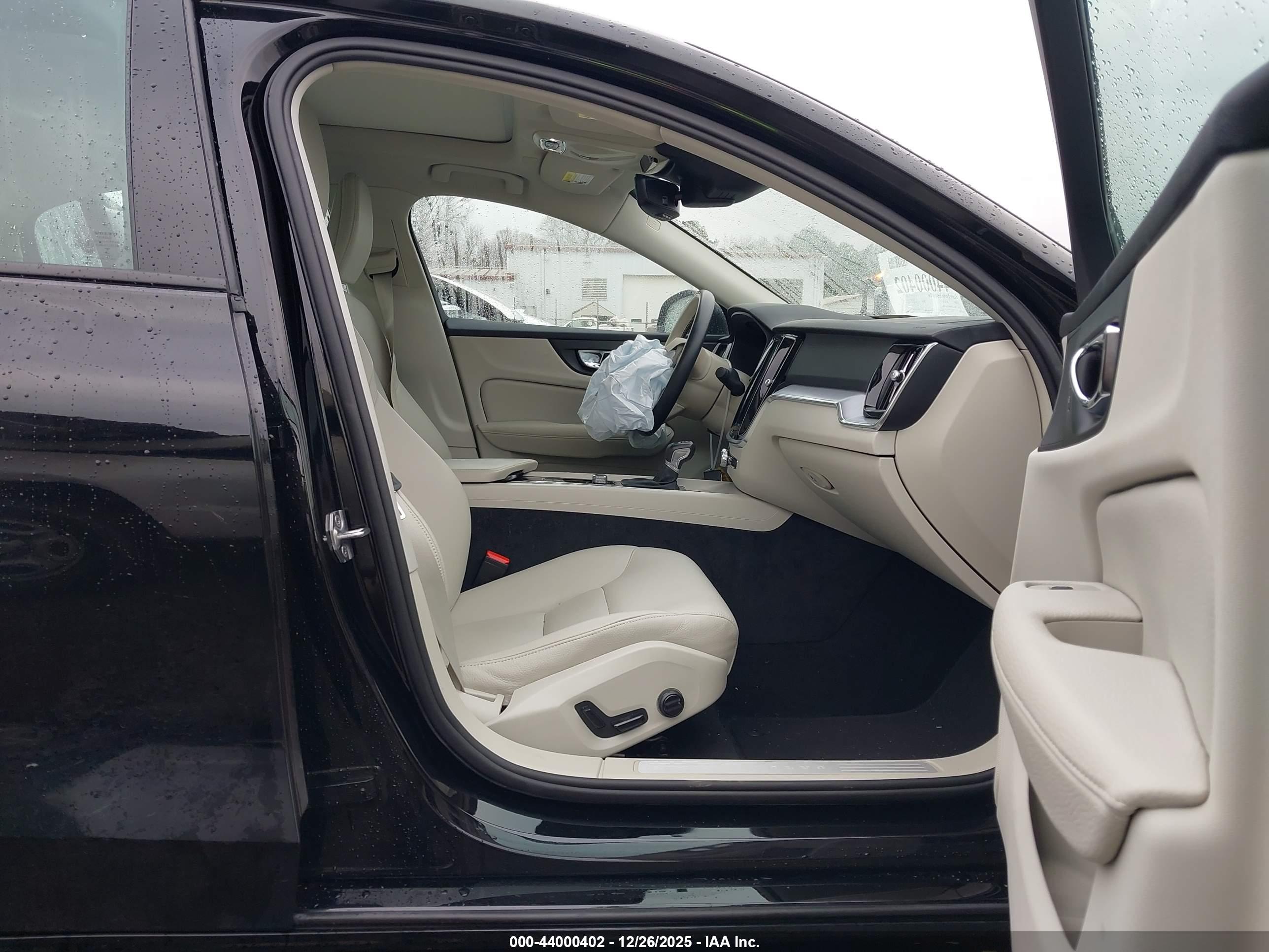VOLVO S60 image 5