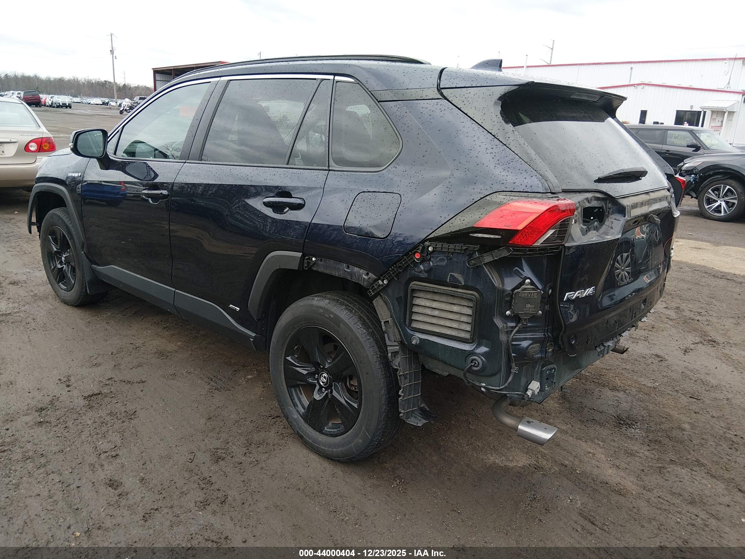 TOYOTA RAV4 image 3