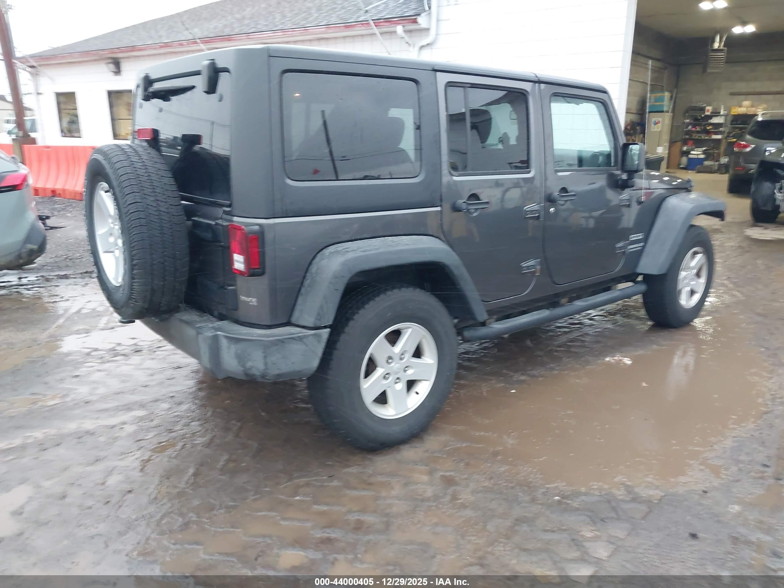 JEEP WRANGLER image 4