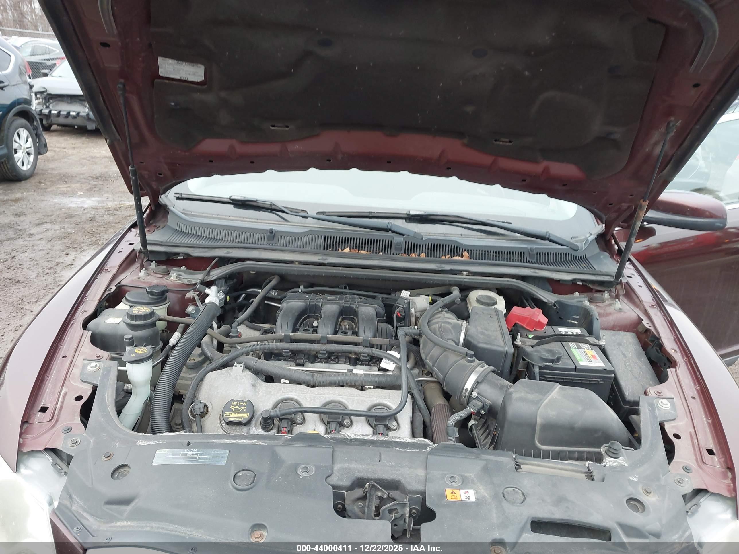 FORD TAURUS image 10