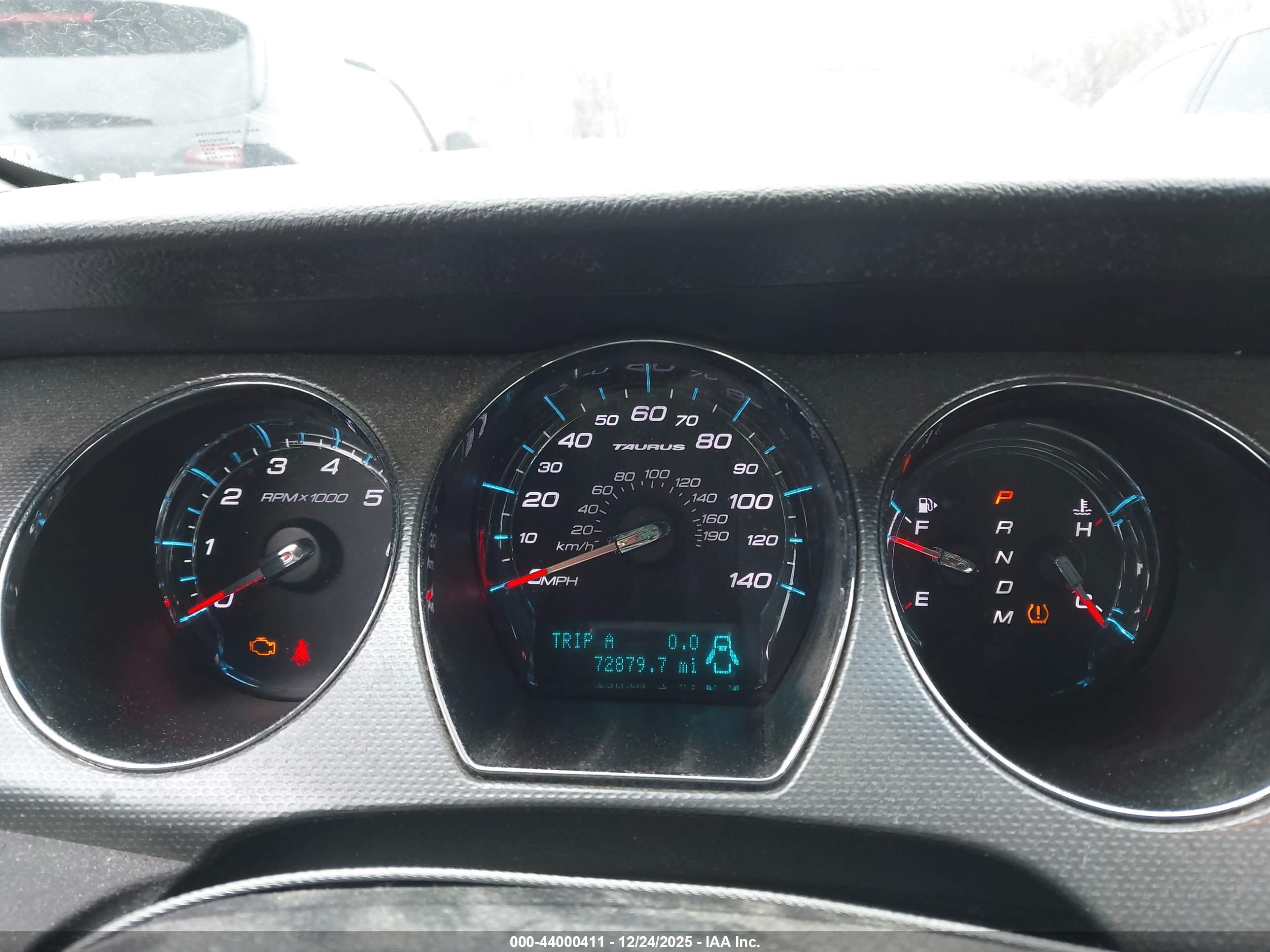 FORD TAURUS image 7