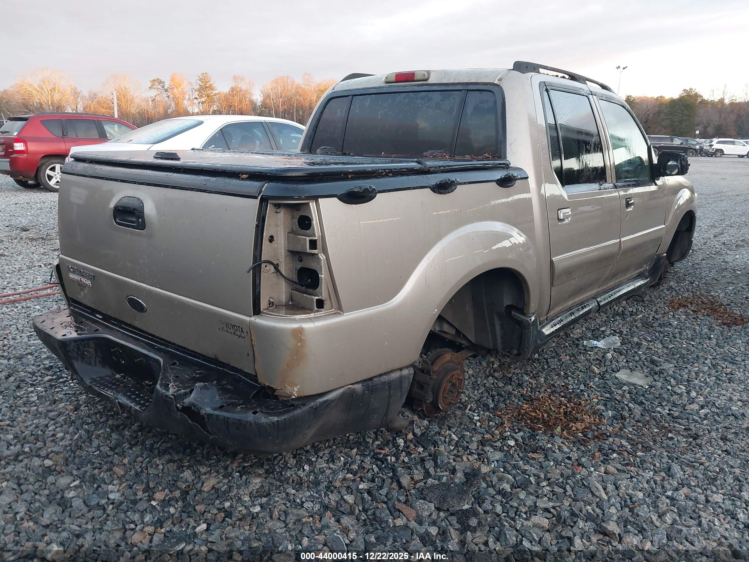 FORD EXPLORER image 4