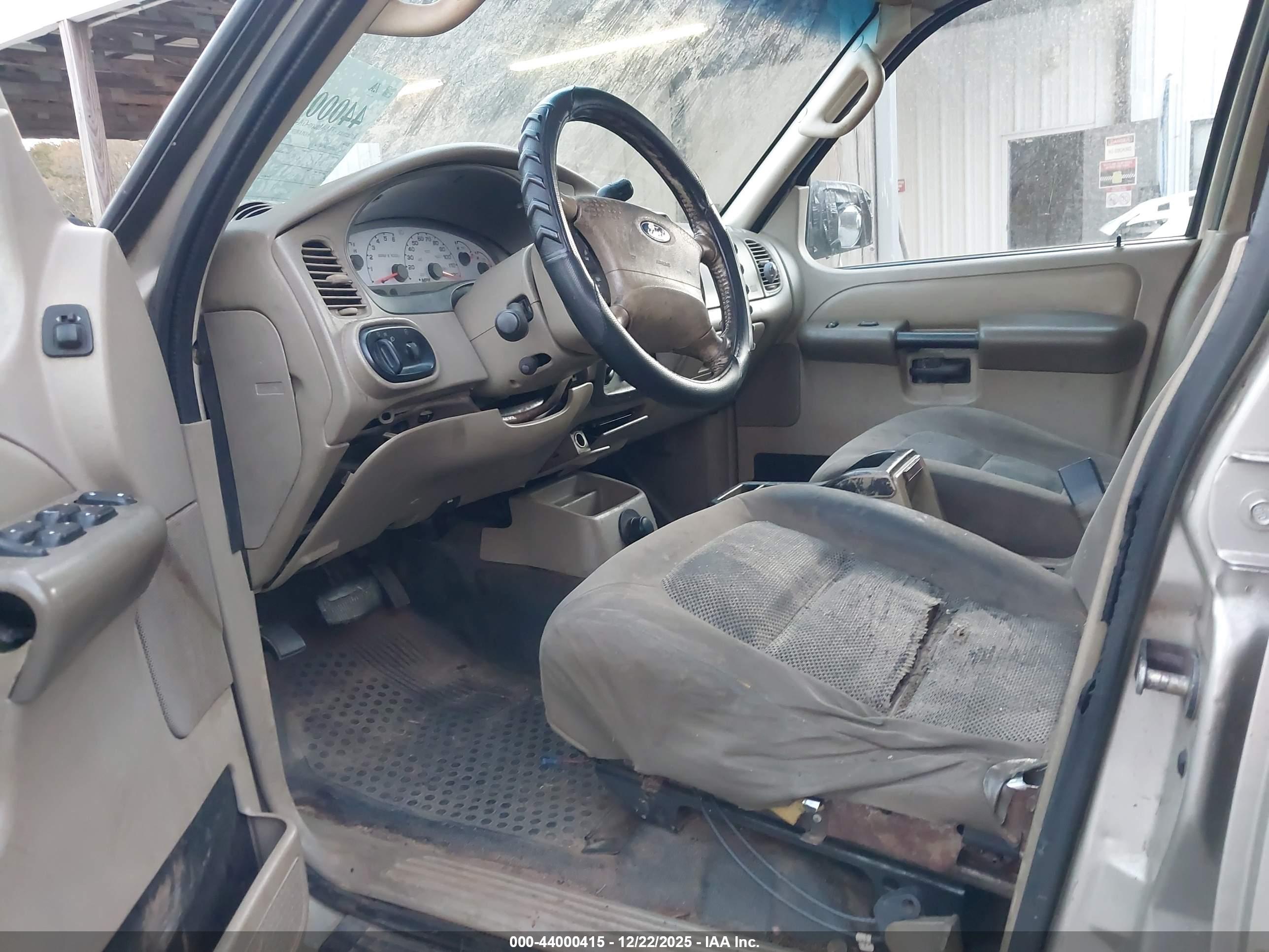 FORD EXPLORER image 5