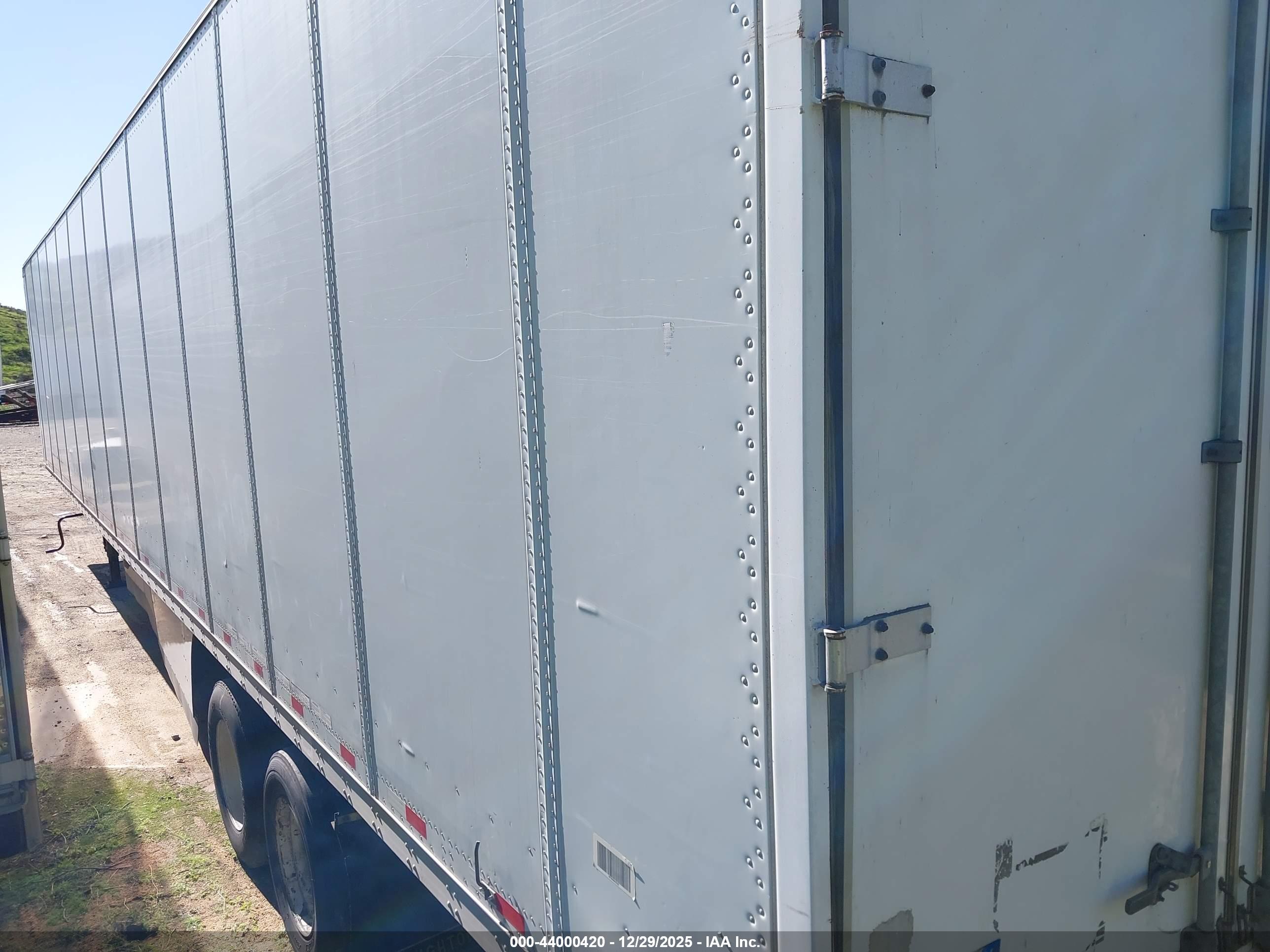 STOUGHTON TRAILERS image 3