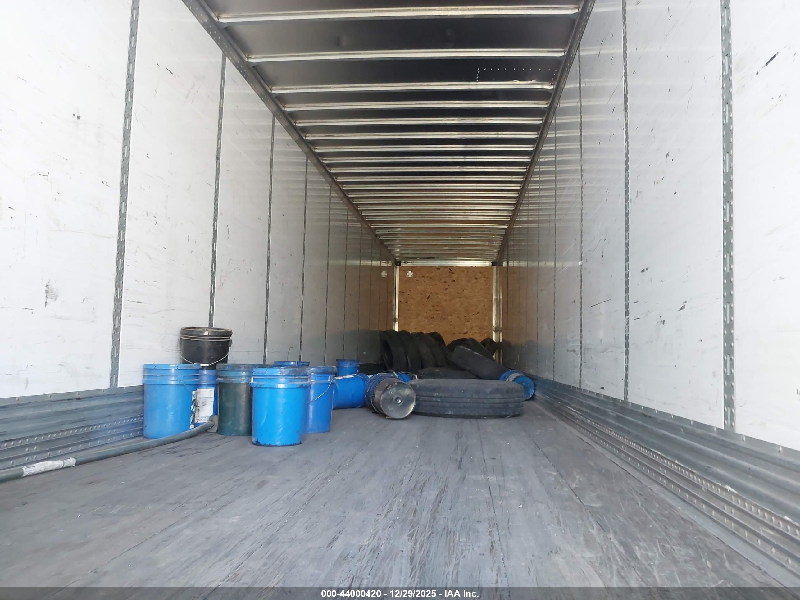 STOUGHTON TRAILERS image 5