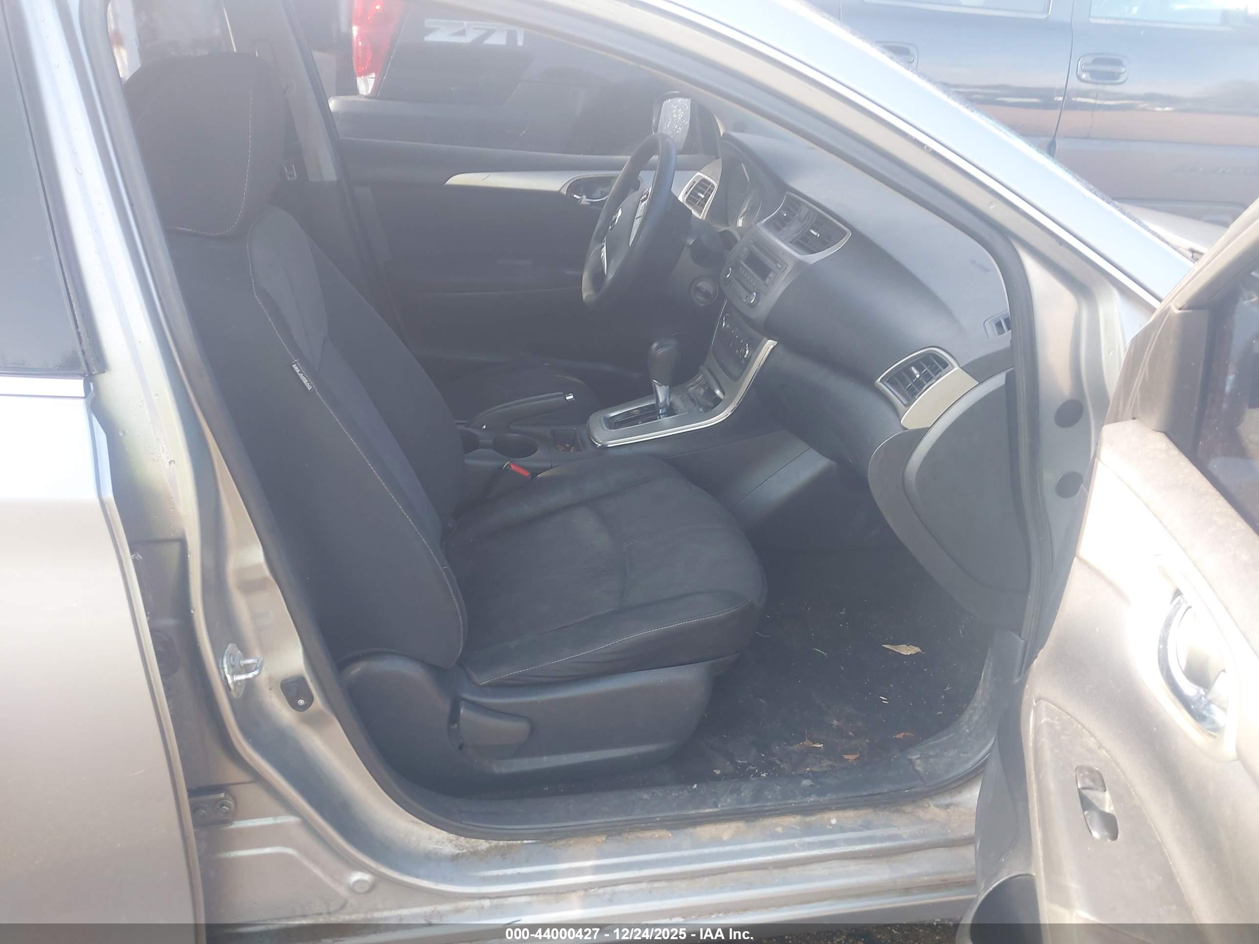 NISSAN SENTRA image 5