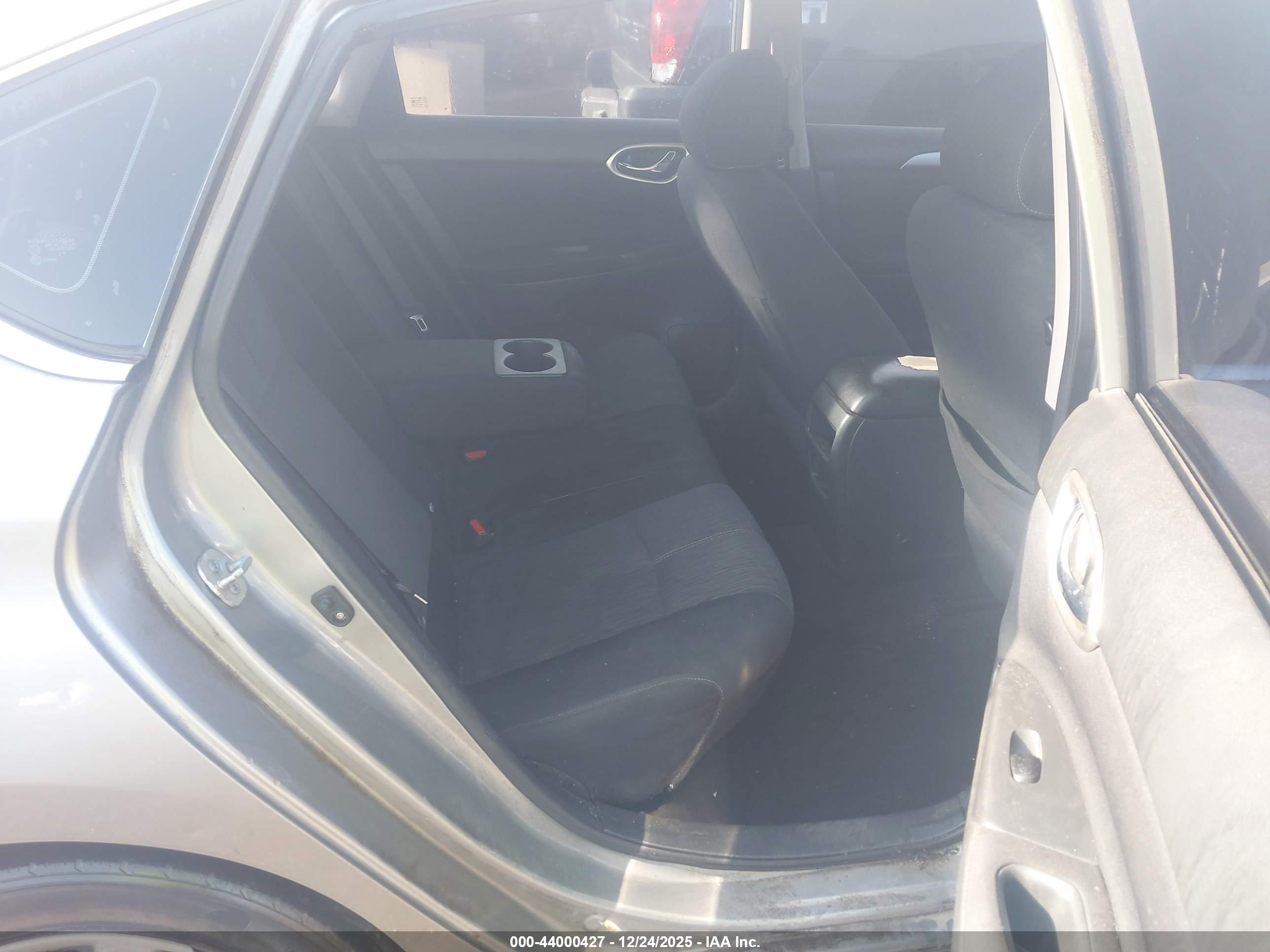NISSAN SENTRA image 8