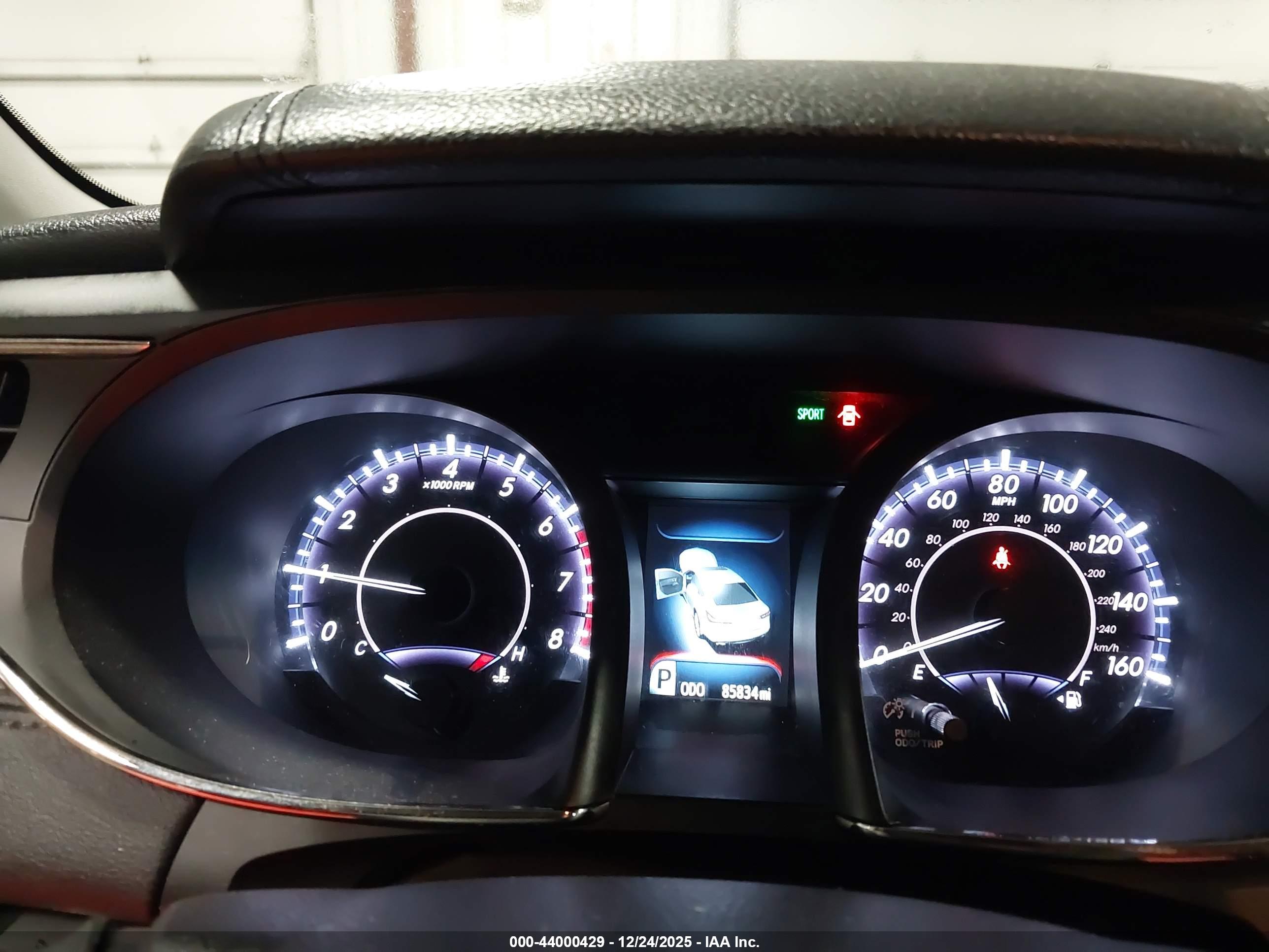 TOYOTA AVALON image 7