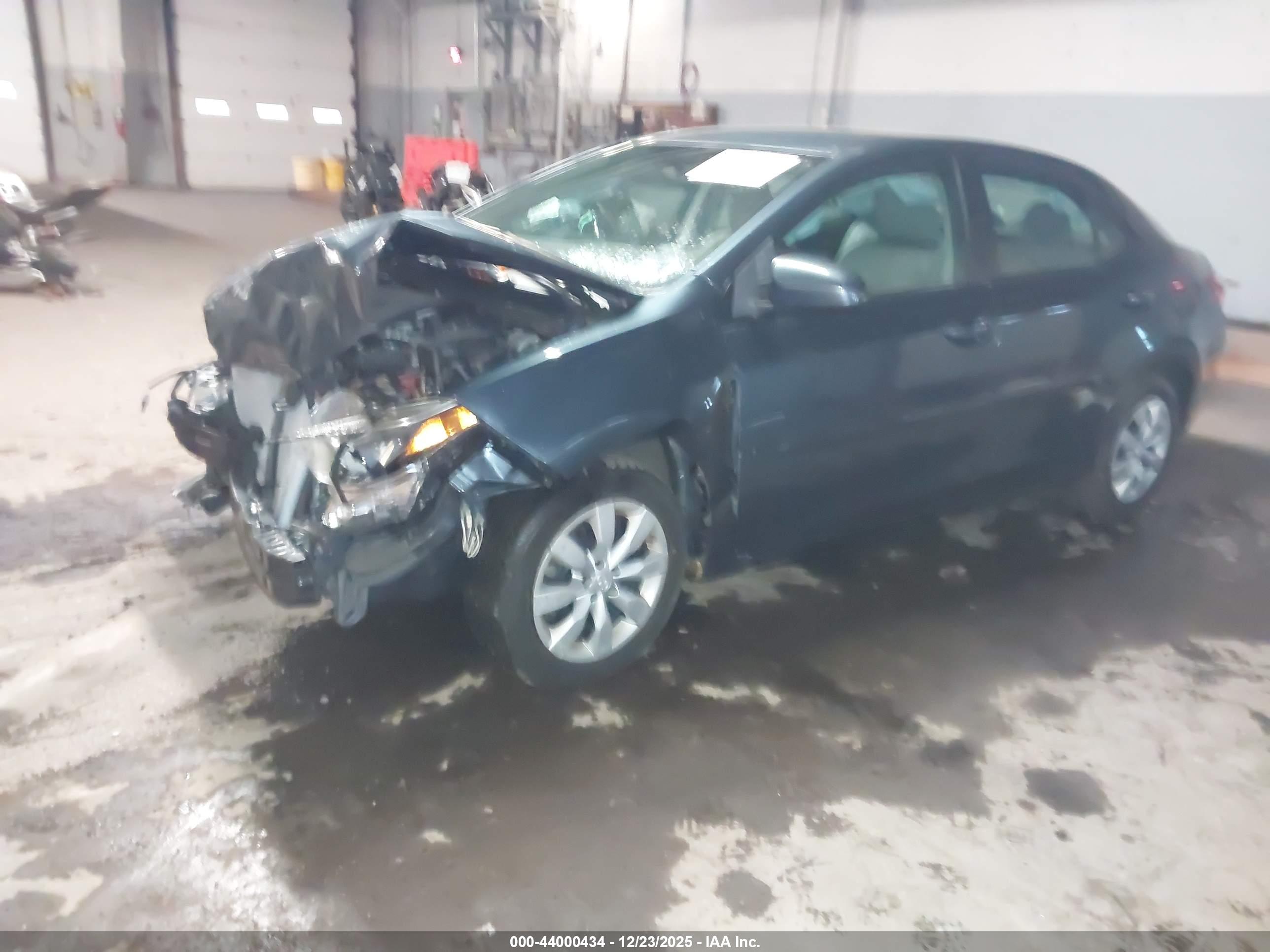 TOYOTA COROLLA image 2