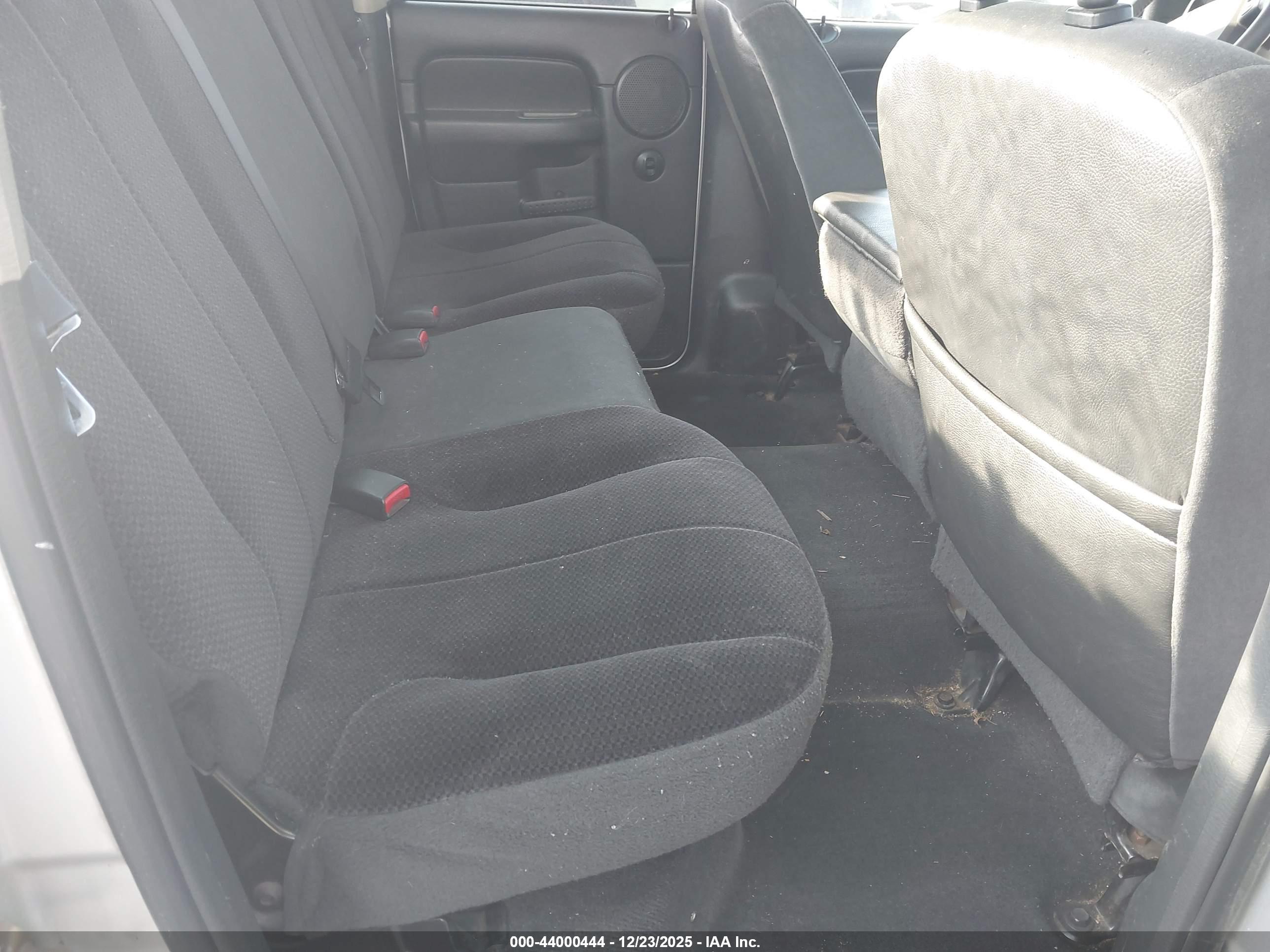 DODGE RAM image 8