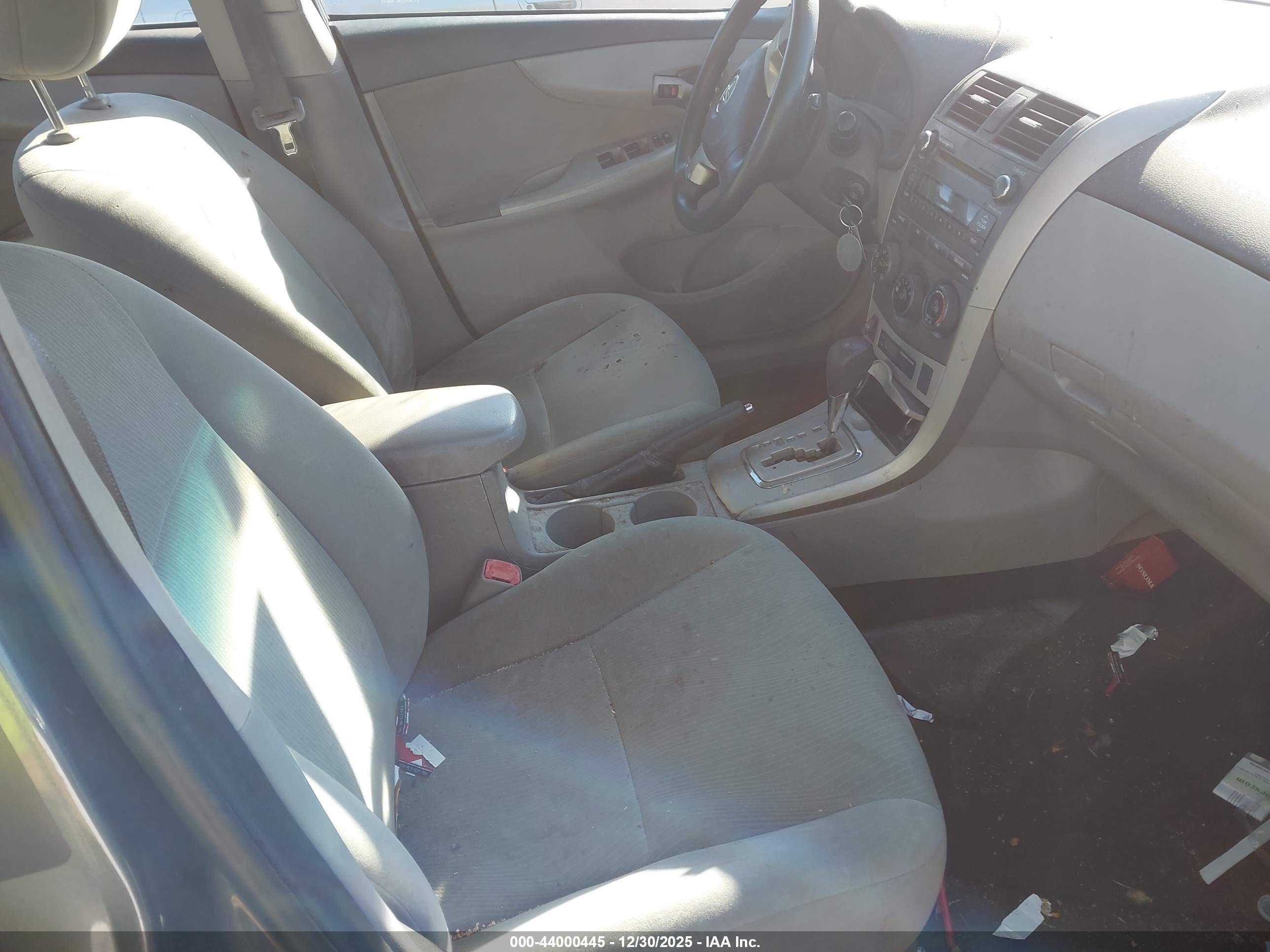 TOYOTA COROLLA image 5