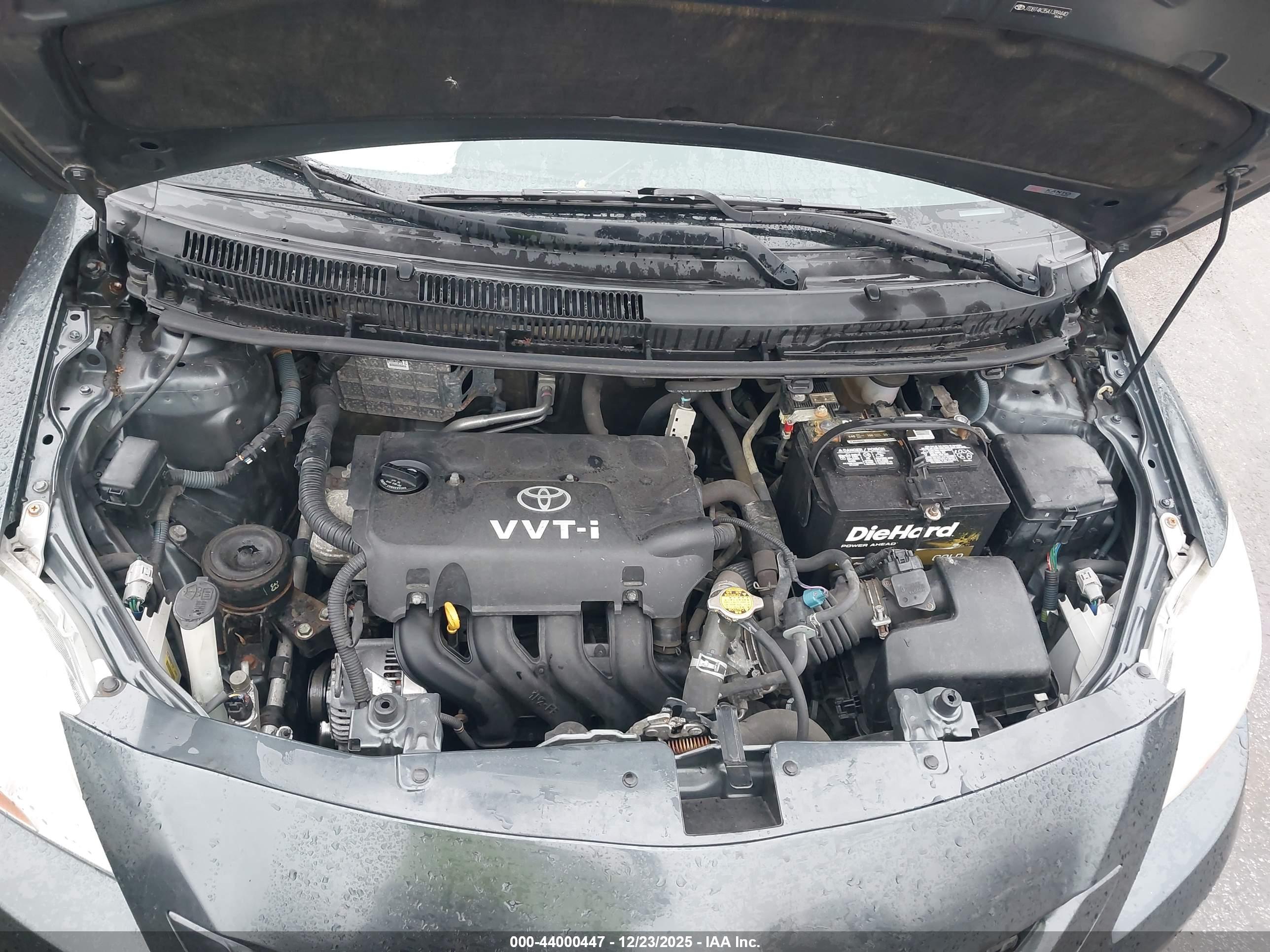 TOYOTA YARIS image 10