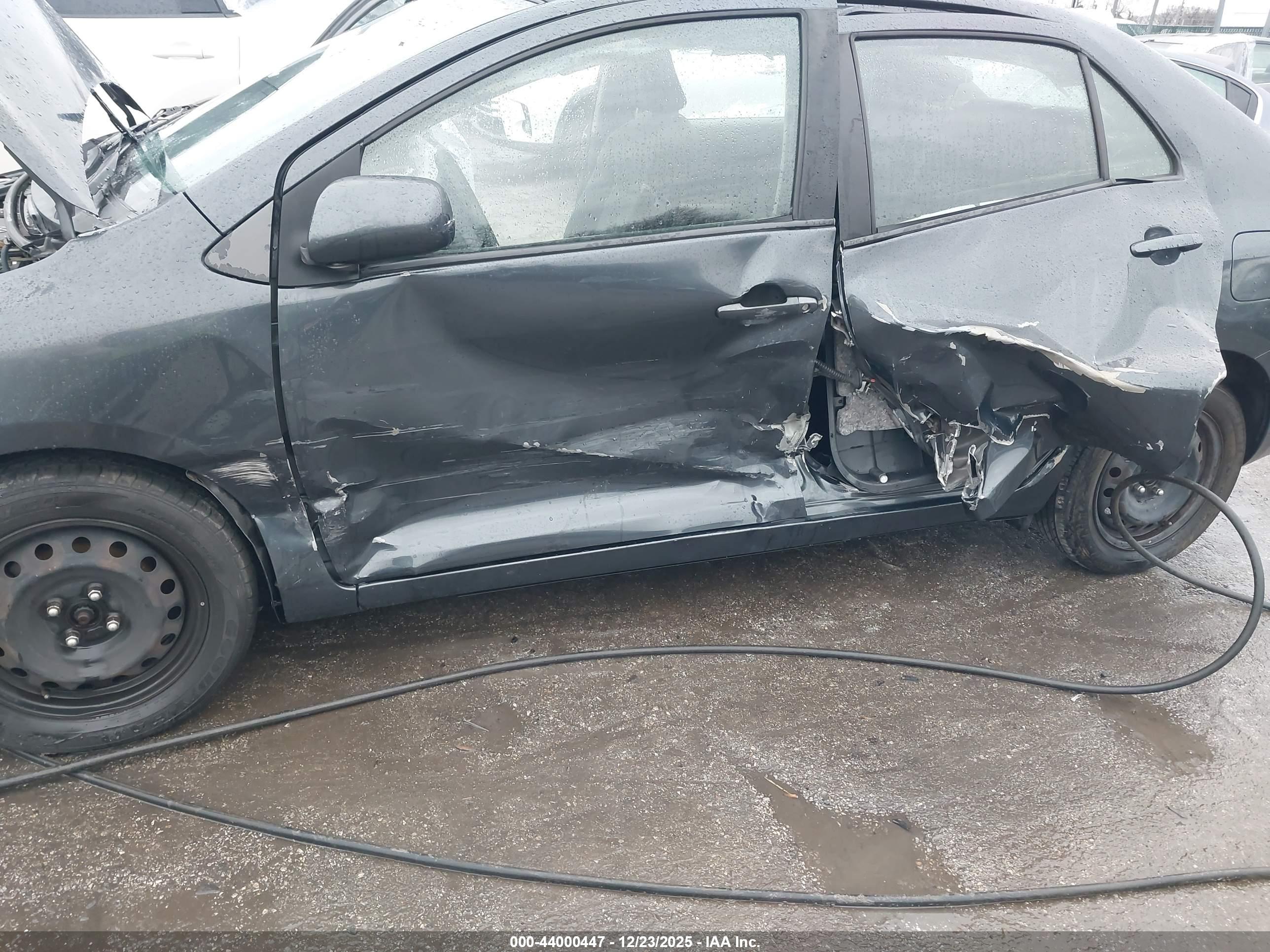 TOYOTA YARIS image 6