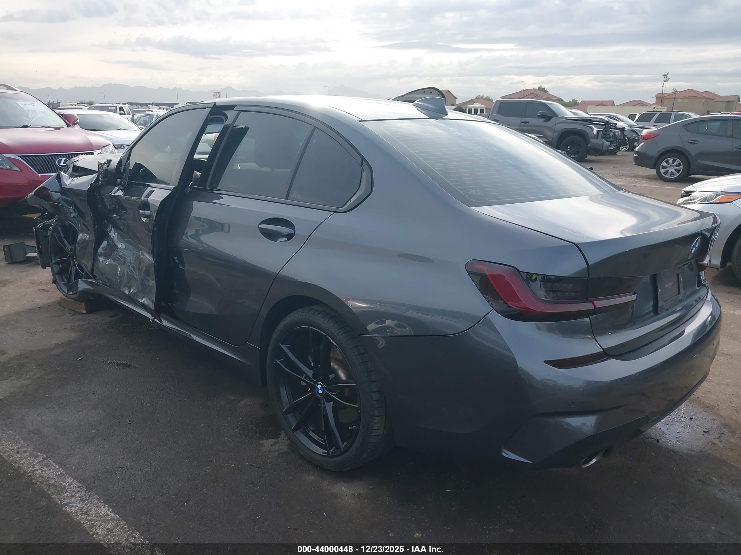 BMW 330I image 3