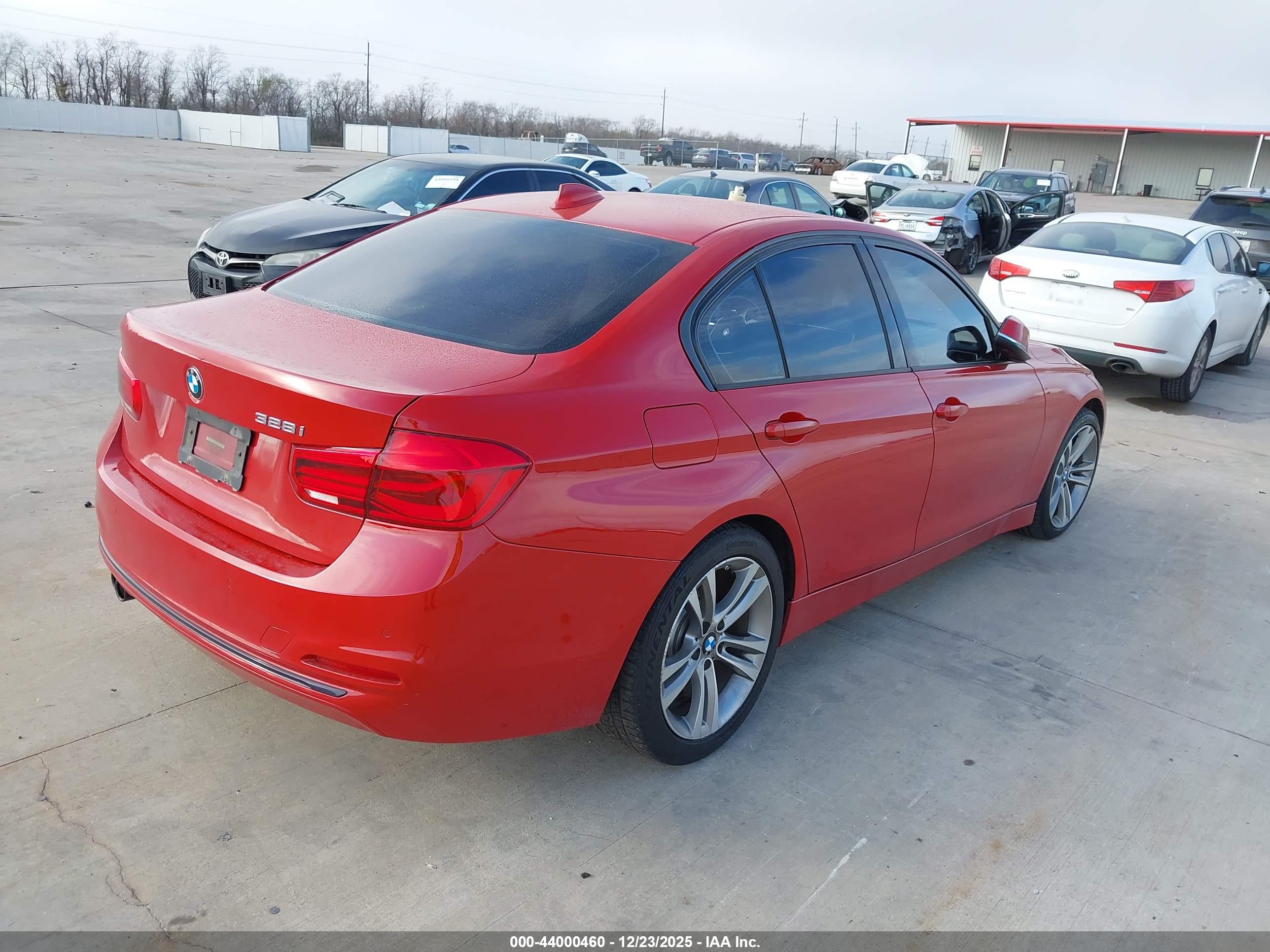 BMW 328I image 4