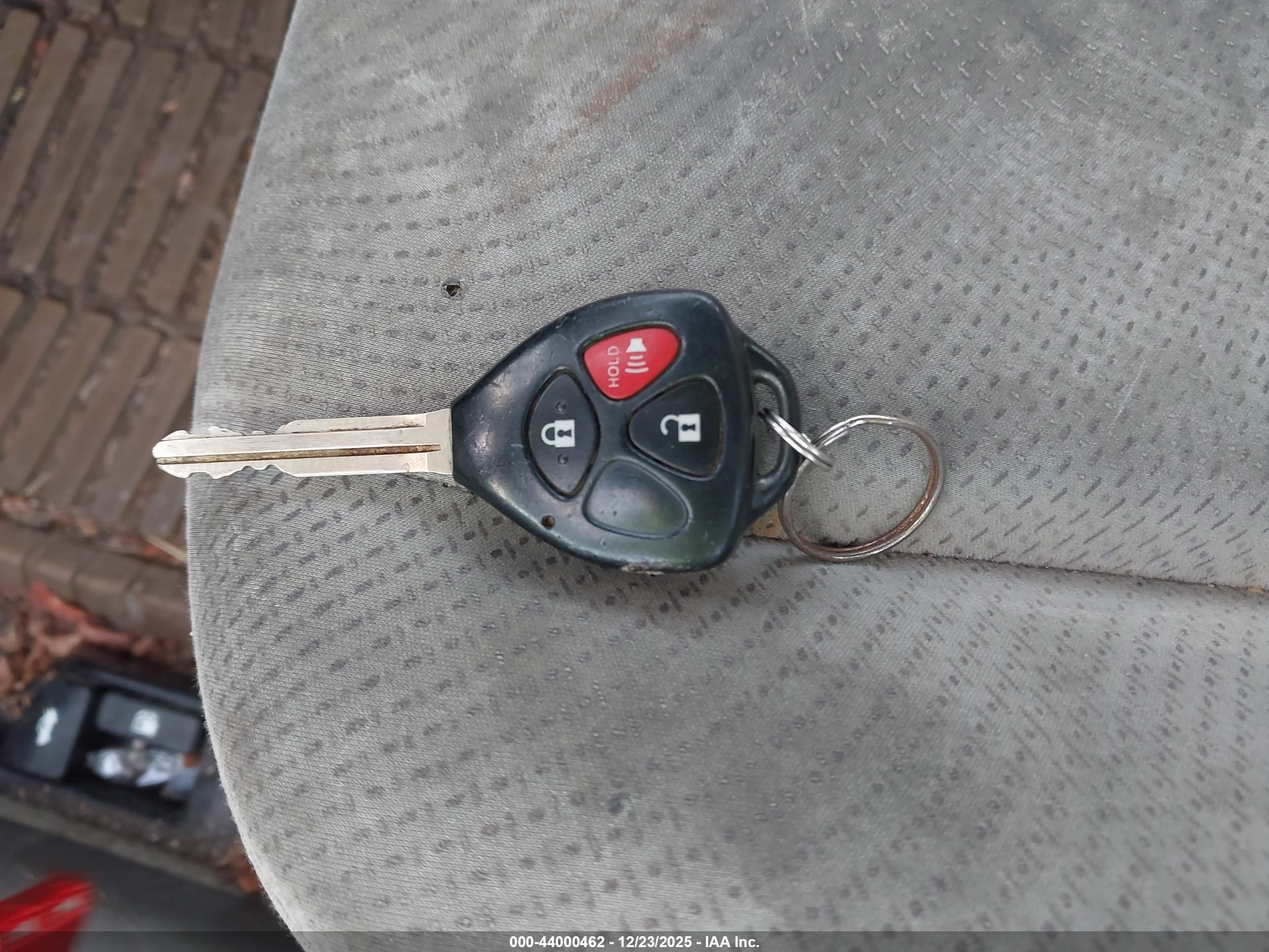 TOYOTA YARIS image 11