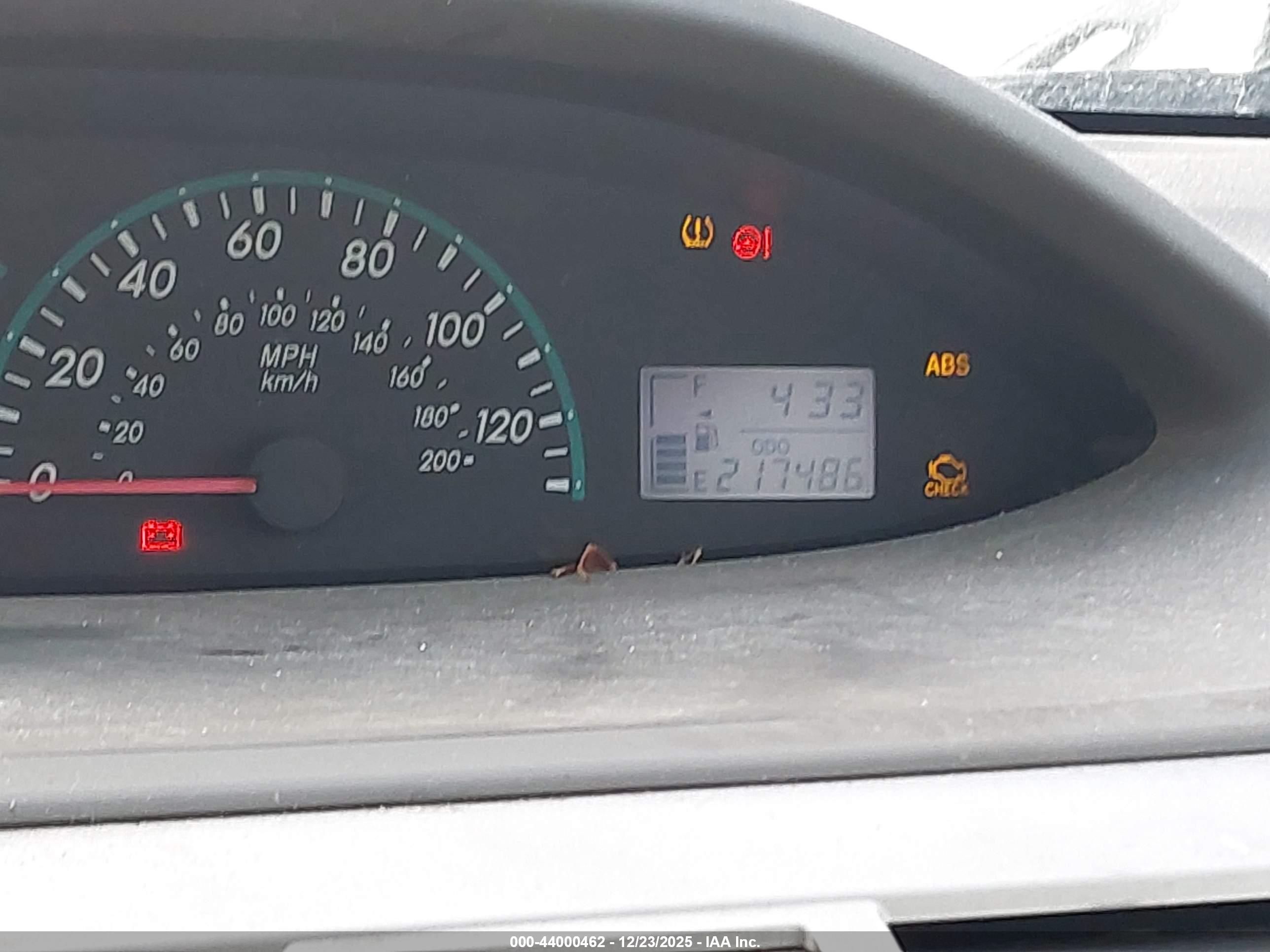 TOYOTA YARIS image 7