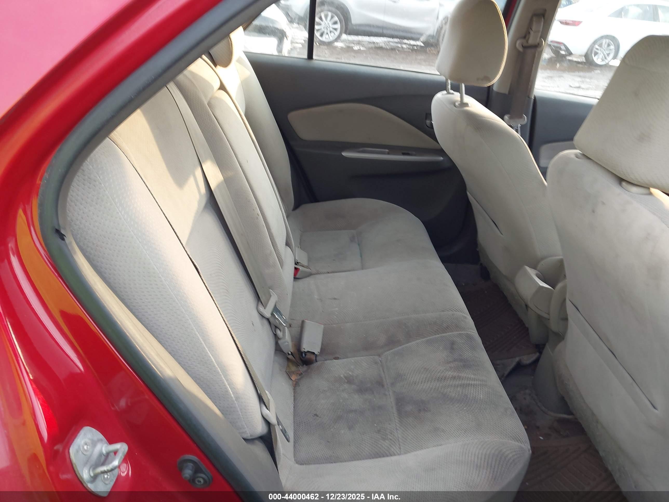 TOYOTA YARIS image 8