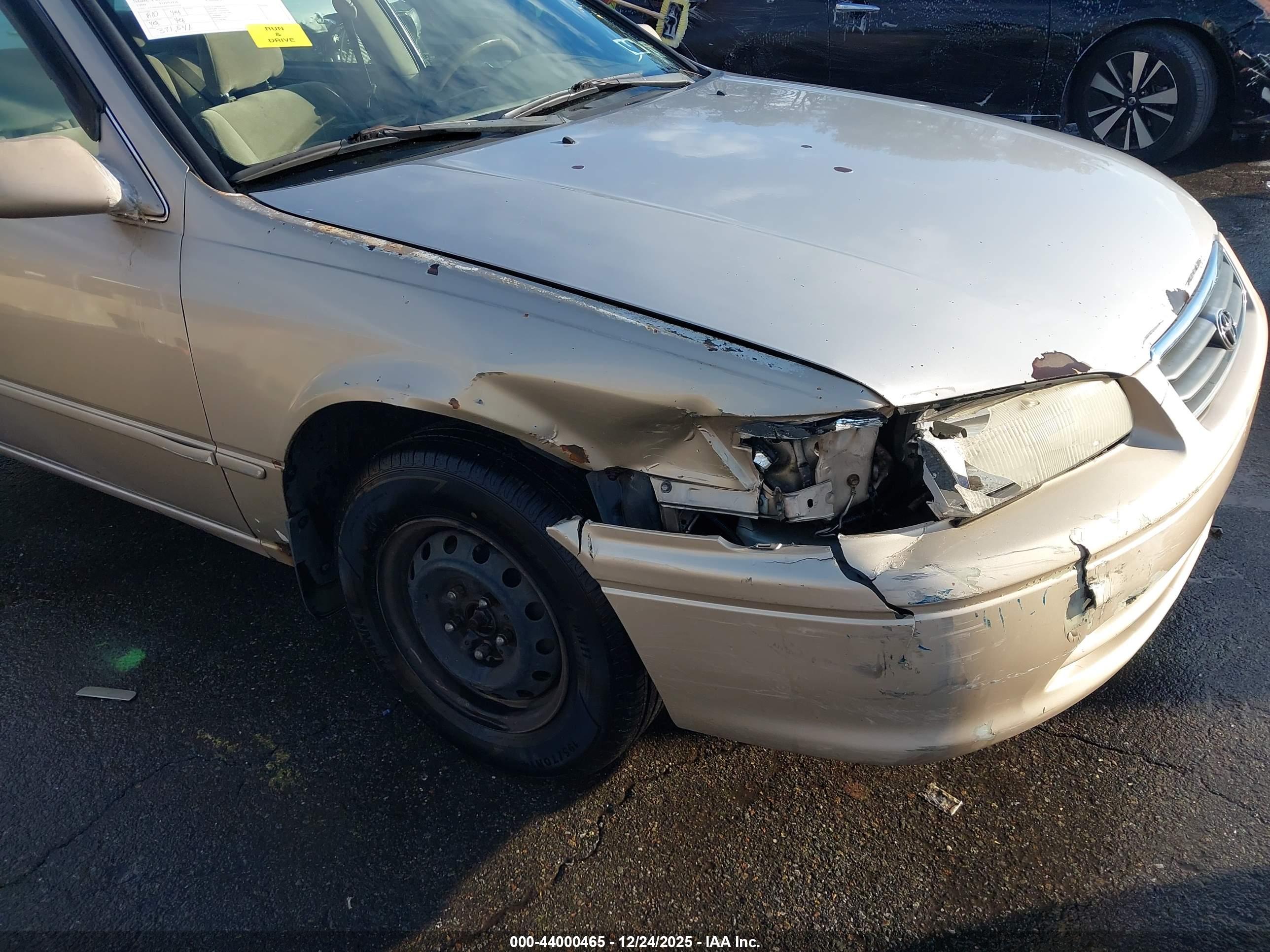 TOYOTA CAMRY image 6