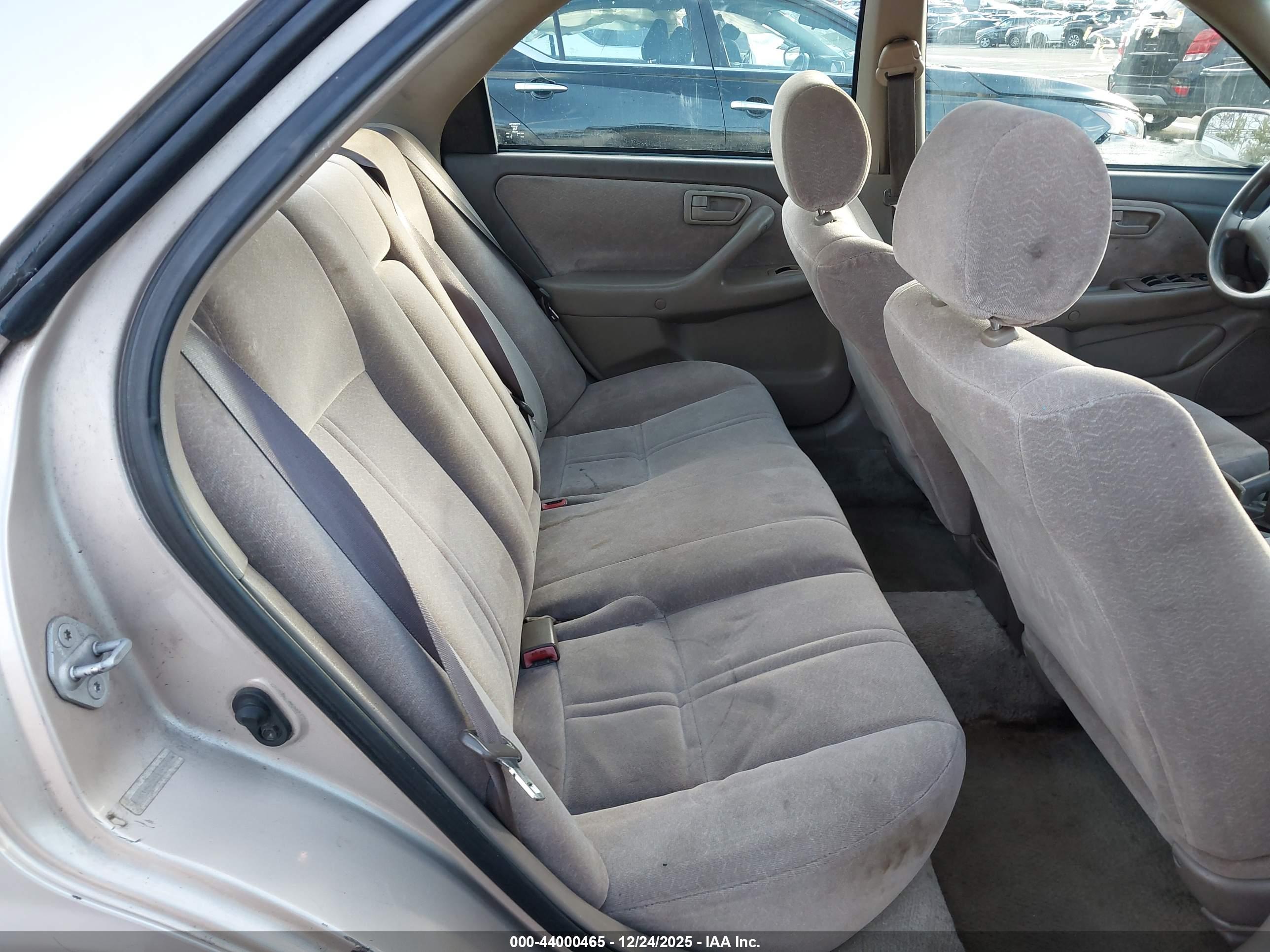 TOYOTA CAMRY image 8