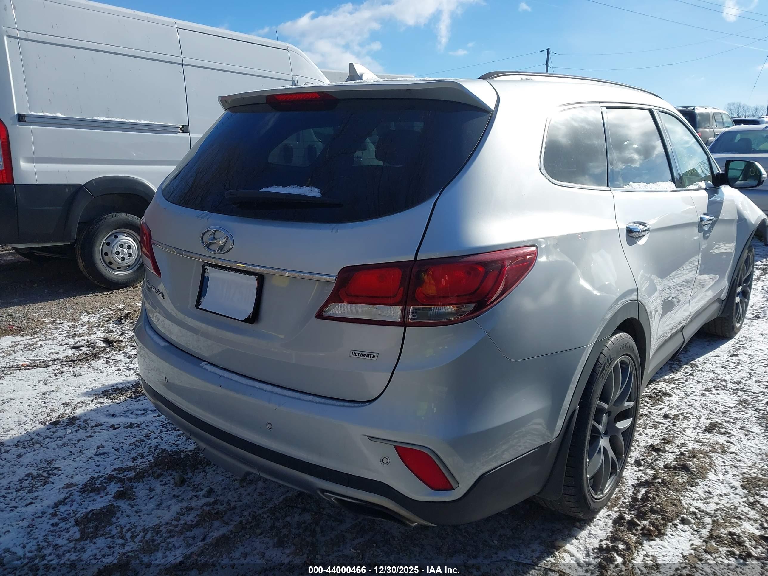 HYUNDAI SANTA image 4
