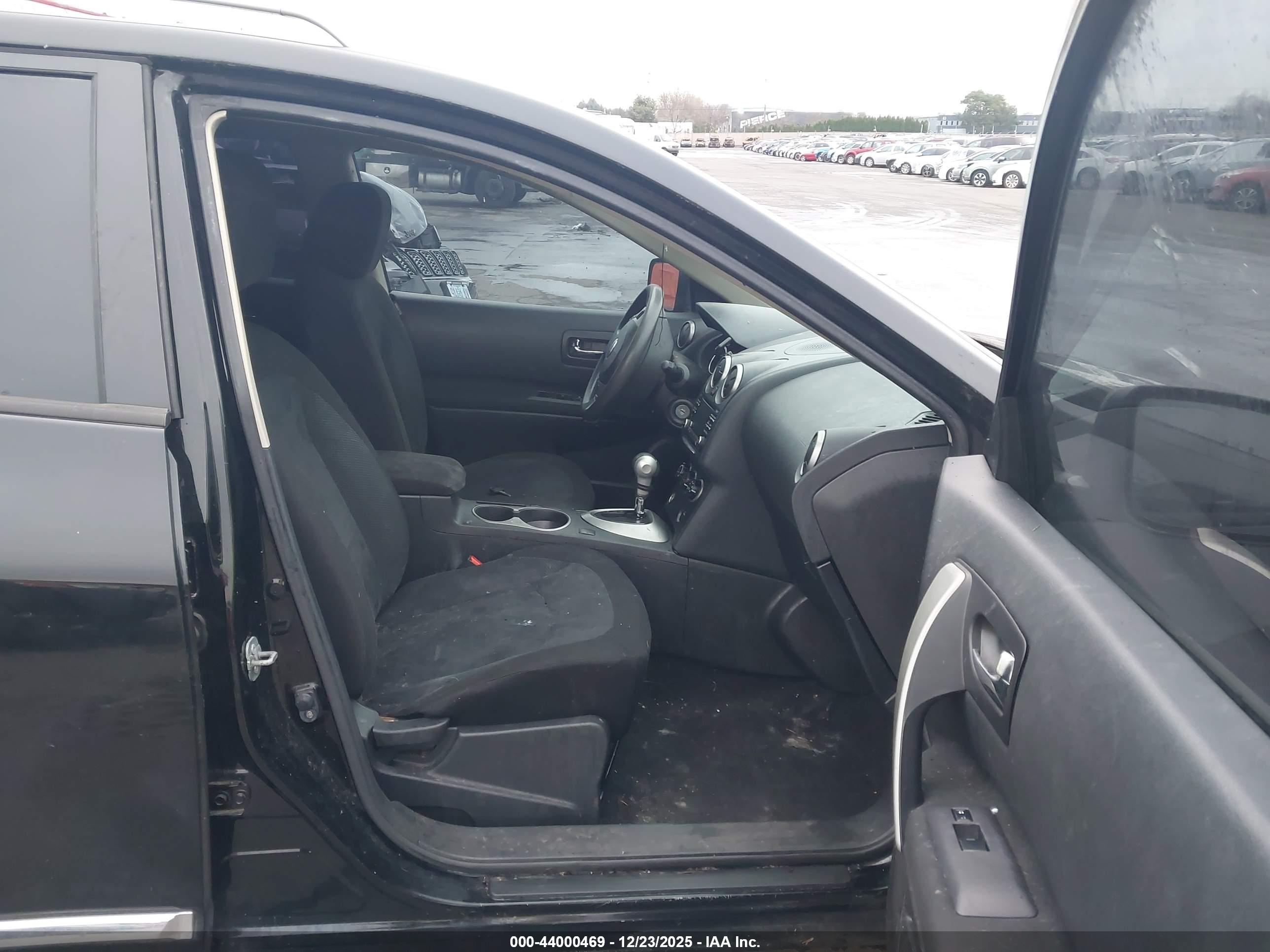 NISSAN ROGUE image 5
