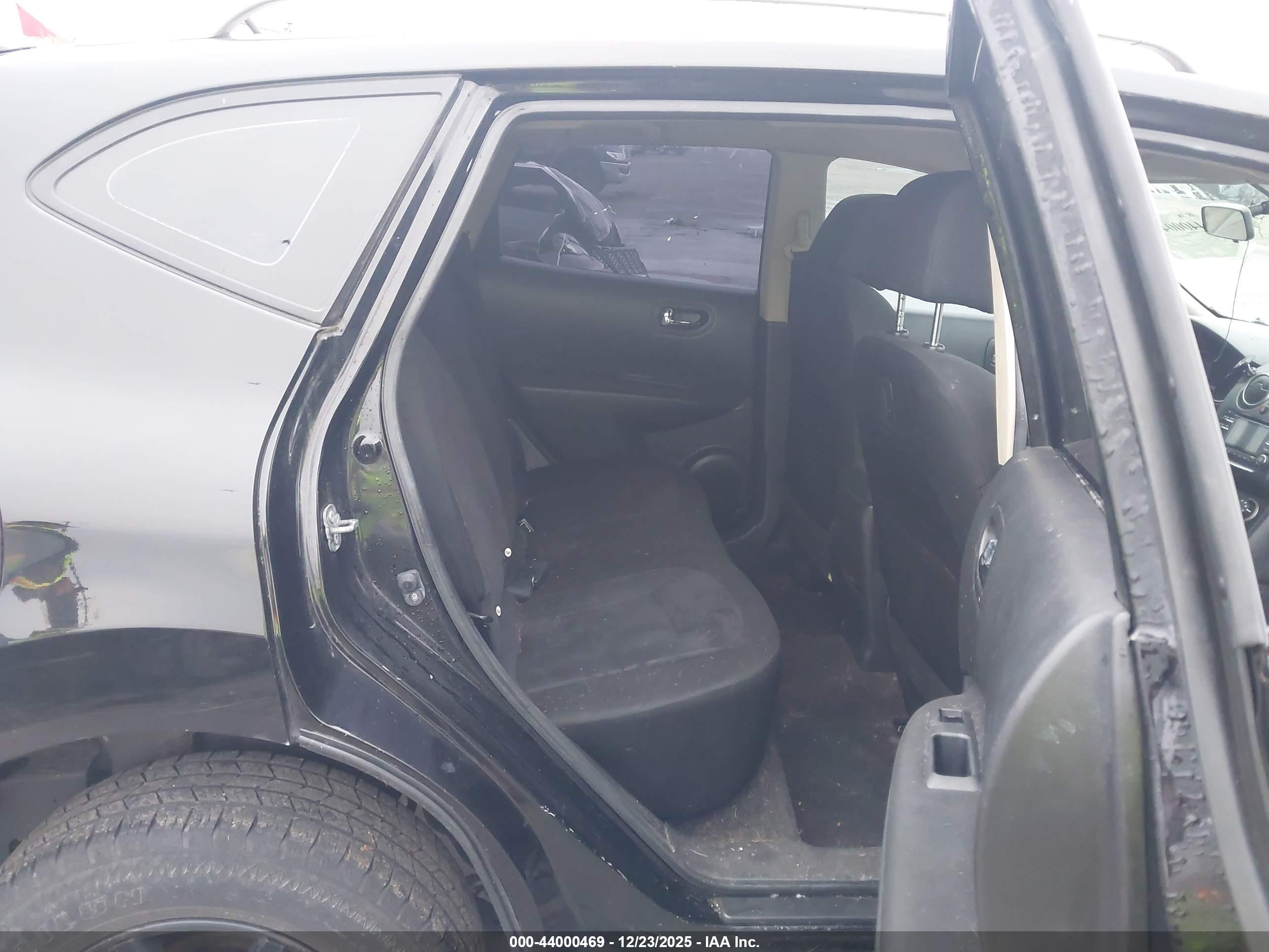 NISSAN ROGUE image 8