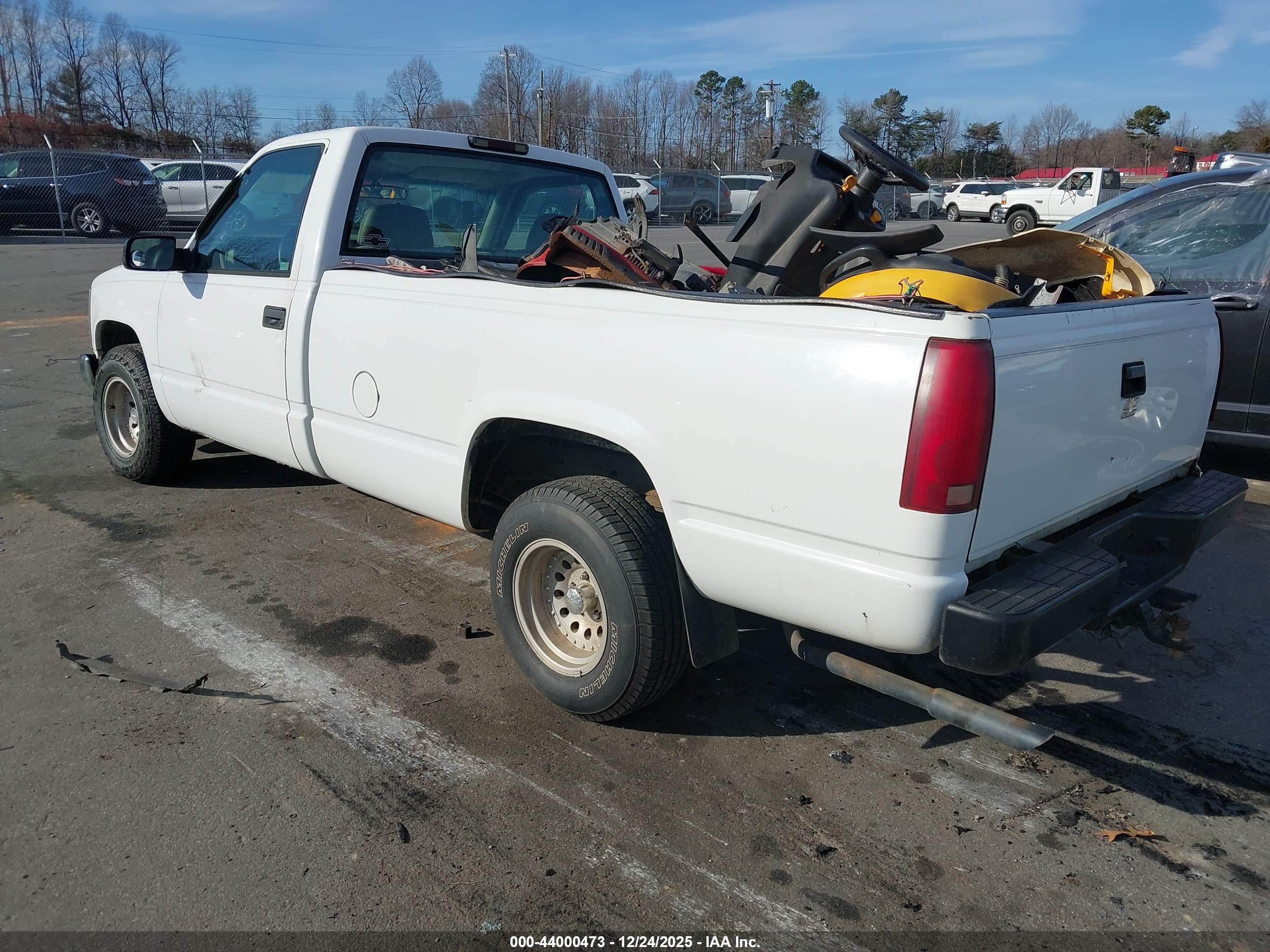 CHEVROLET C1500 image 3