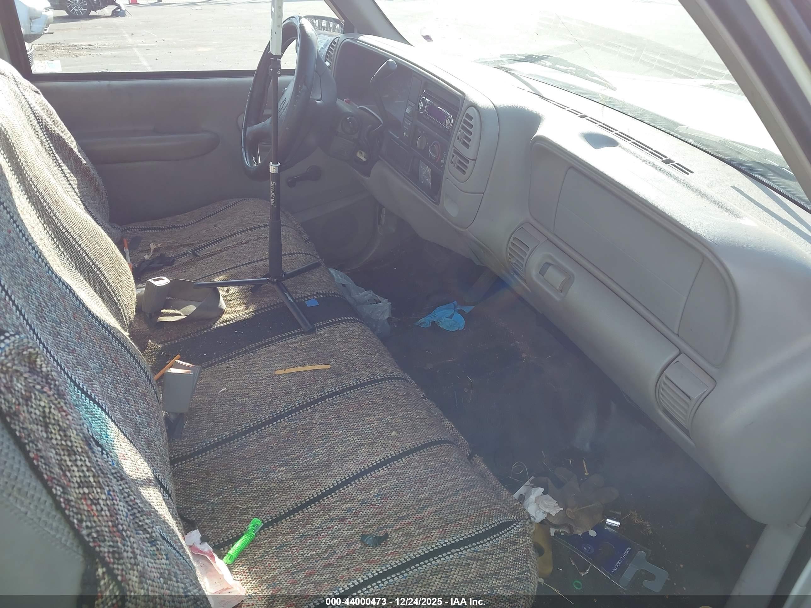 CHEVROLET C1500 image 5