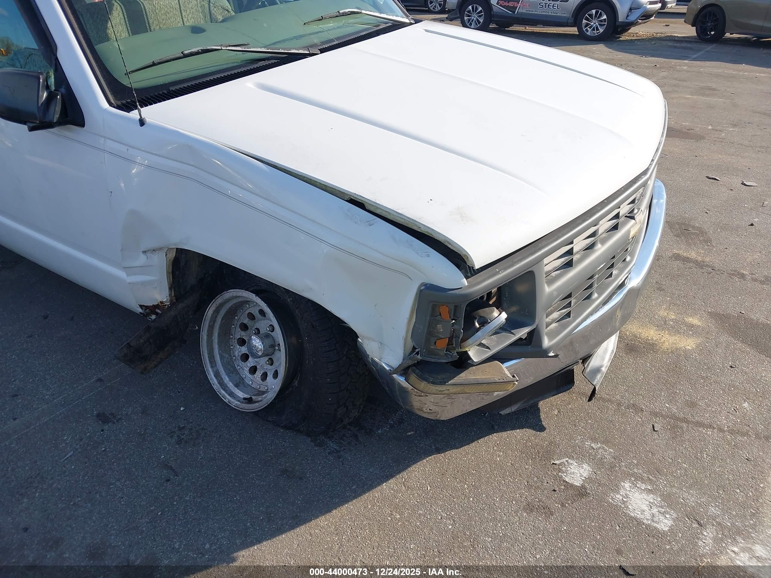 CHEVROLET C1500 image 6