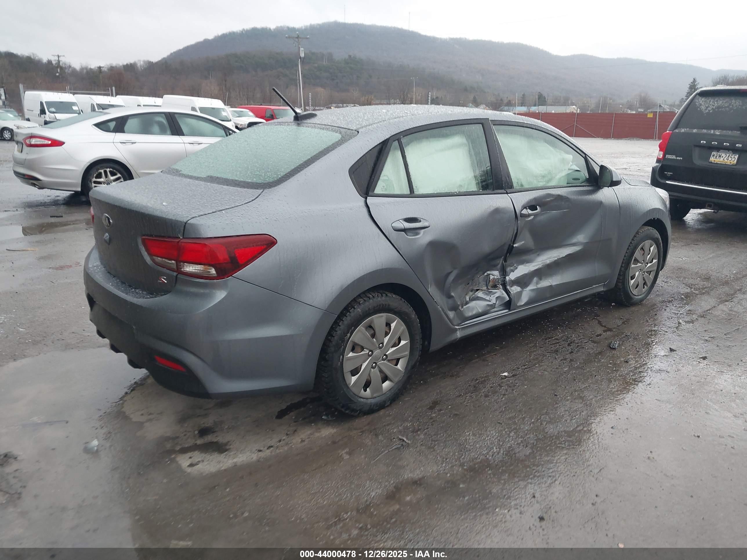 KIA RIO image 4