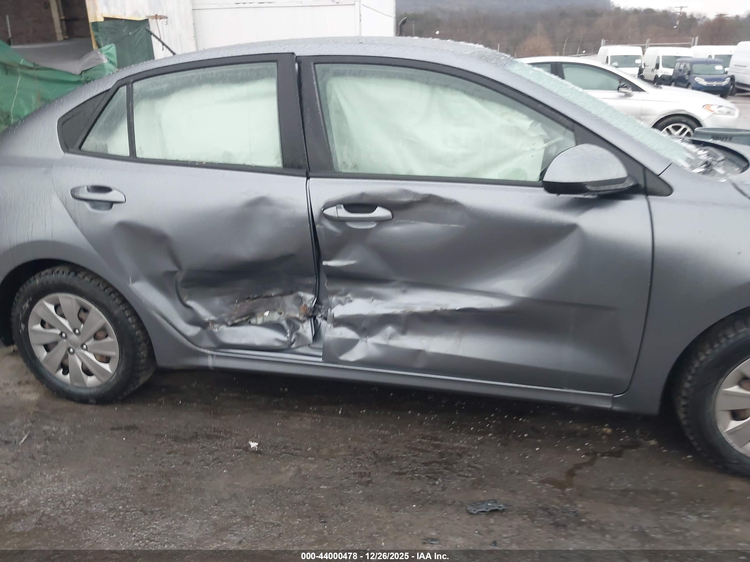 KIA RIO image 6