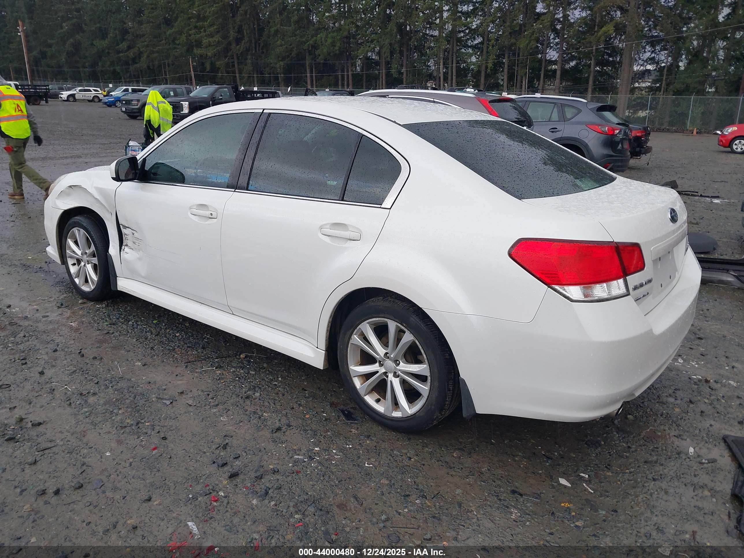 SUBARU LEGACY image 3