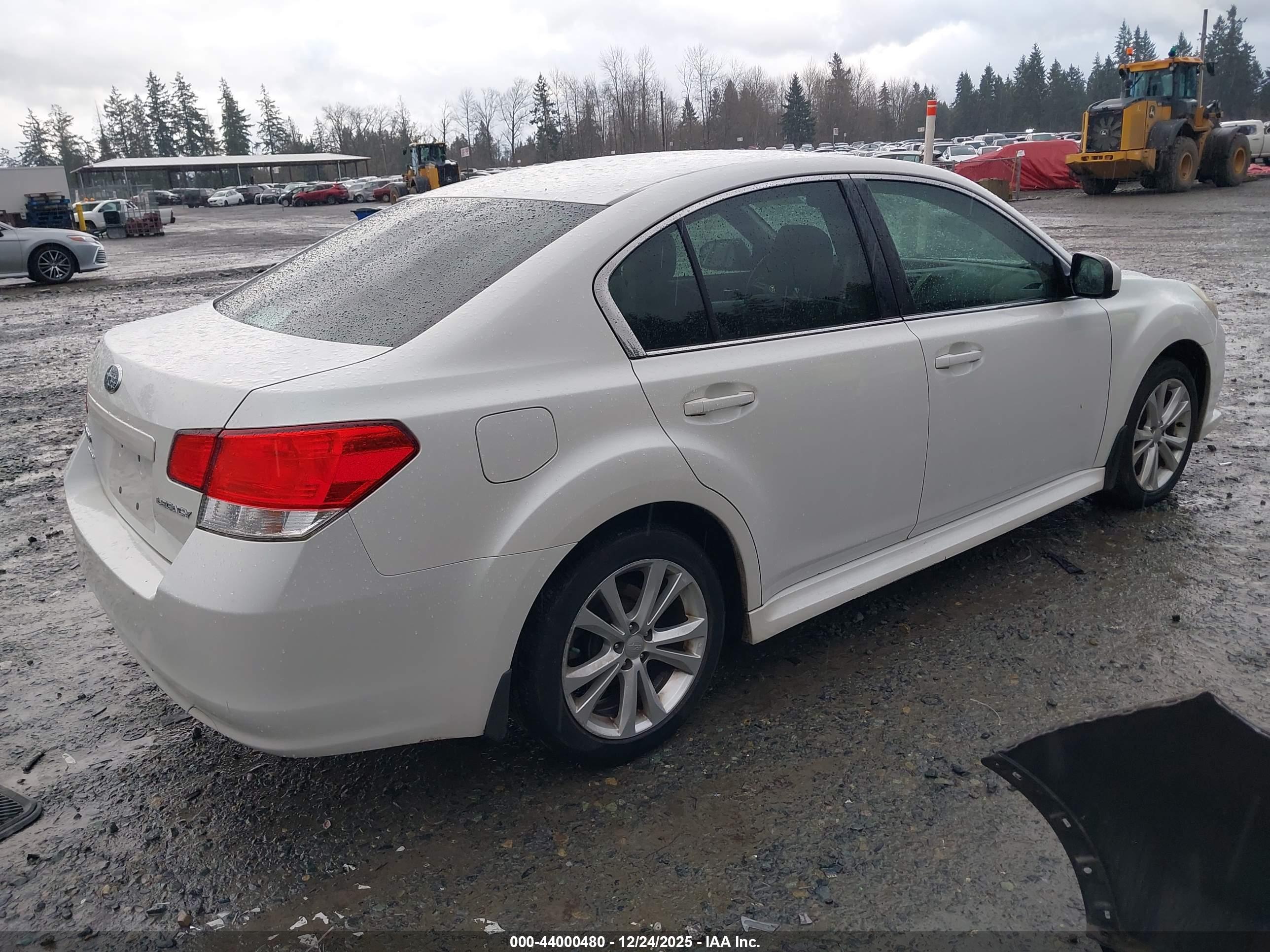 SUBARU LEGACY image 4