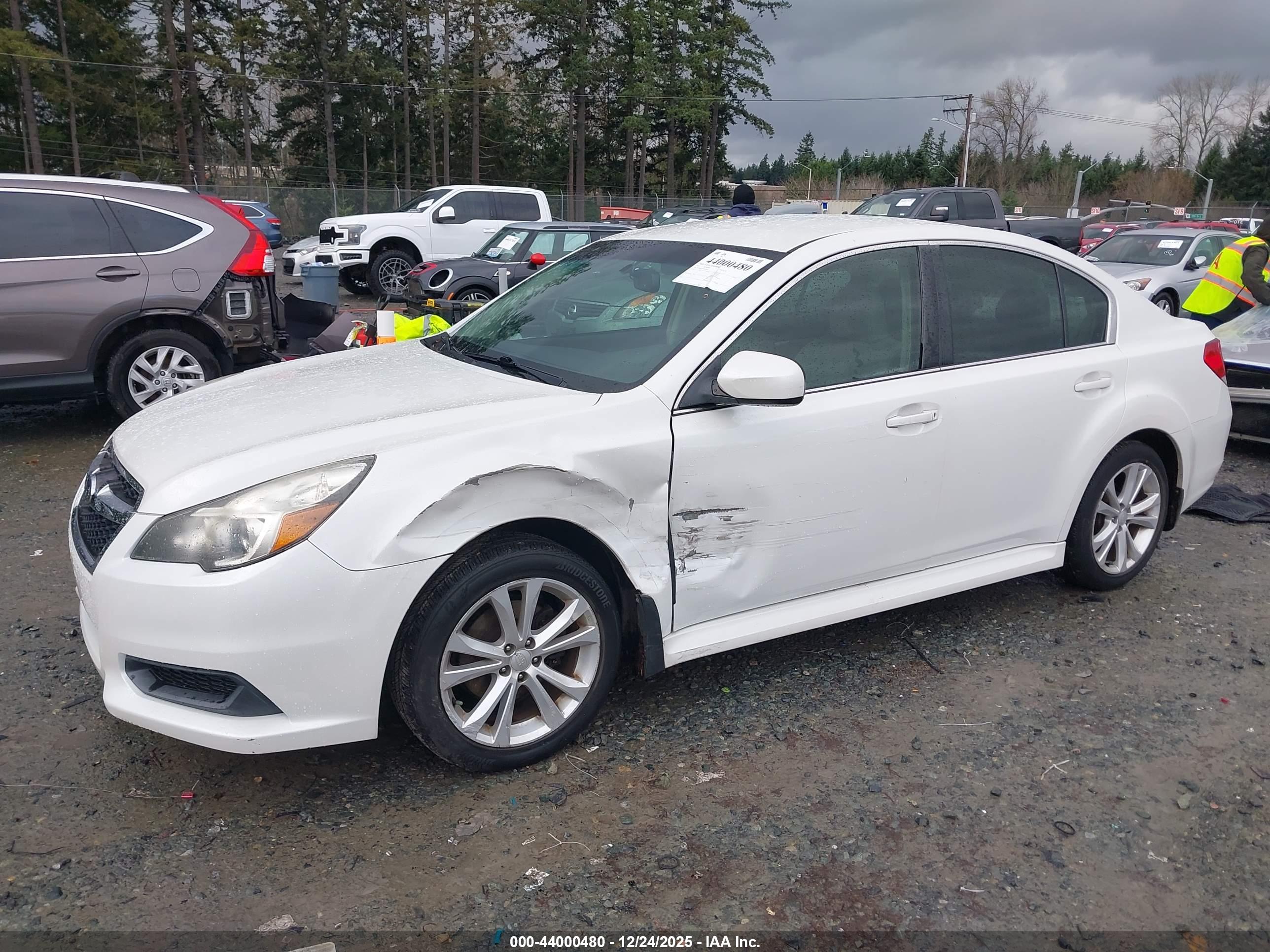 SUBARU LEGACY image 6