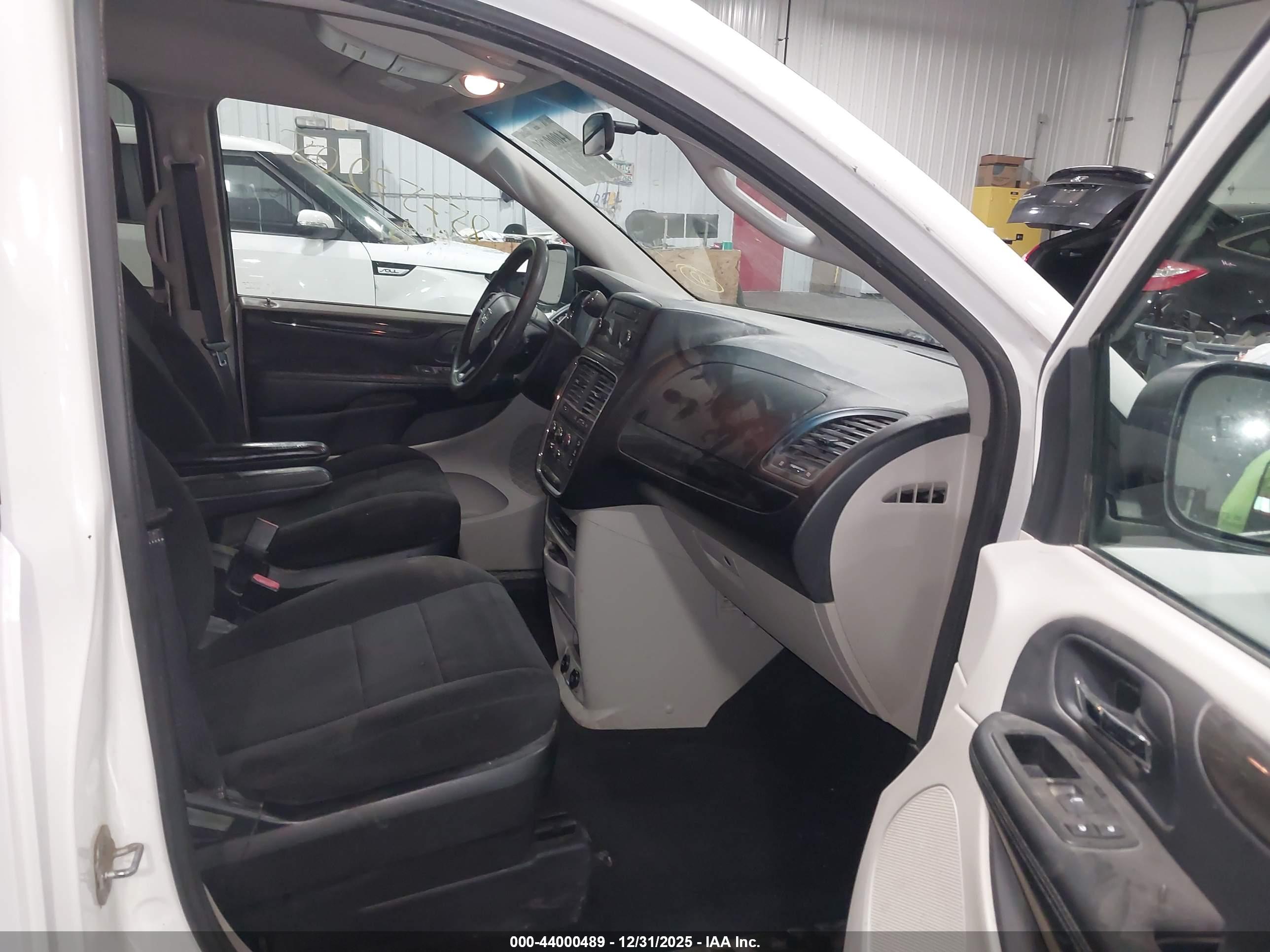DODGE GRAND image 5
