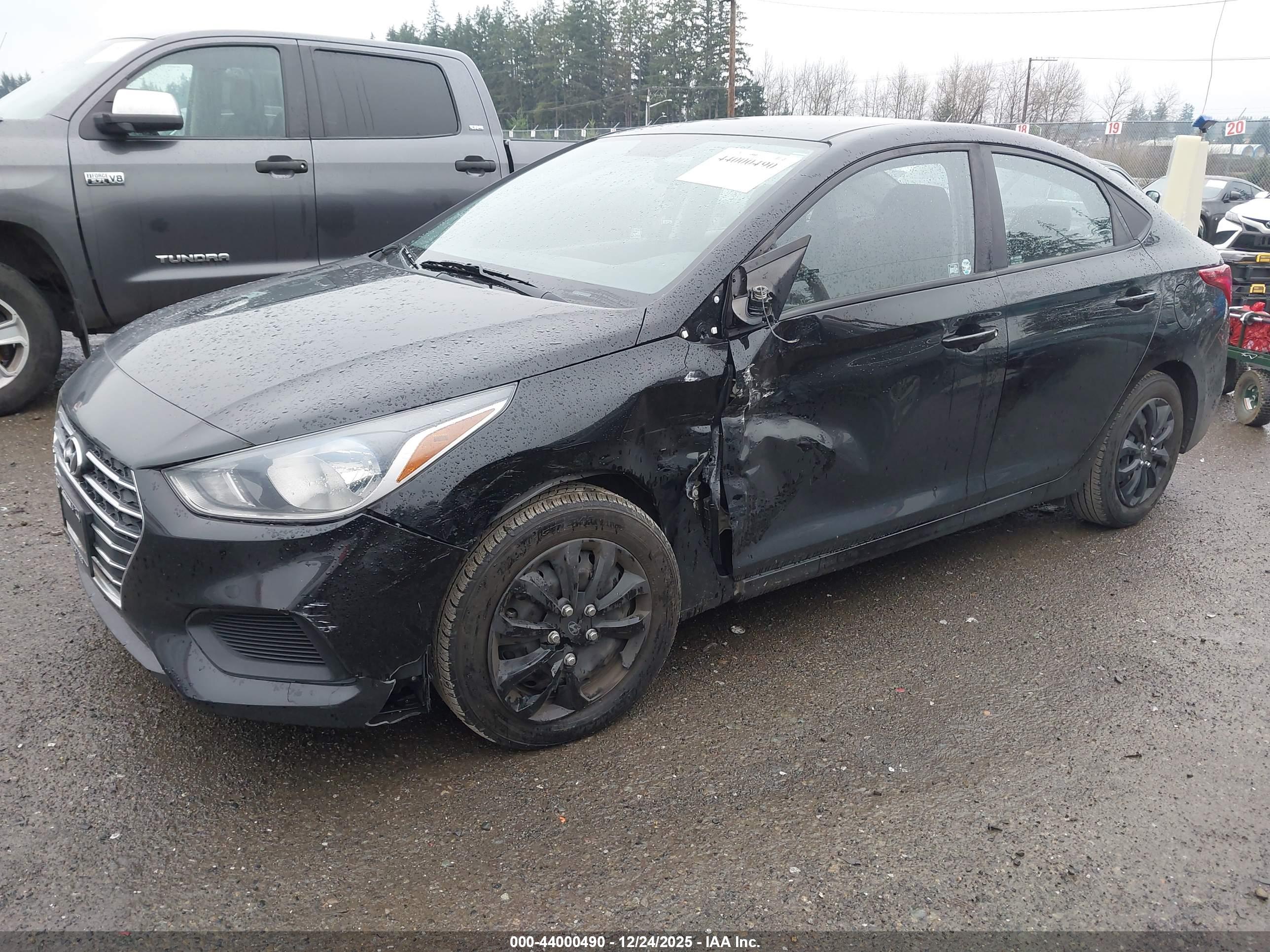 HYUNDAI ACCENT image 2