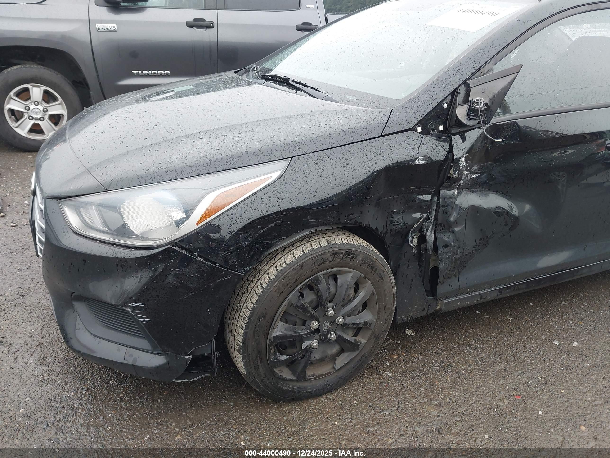 HYUNDAI ACCENT image 6