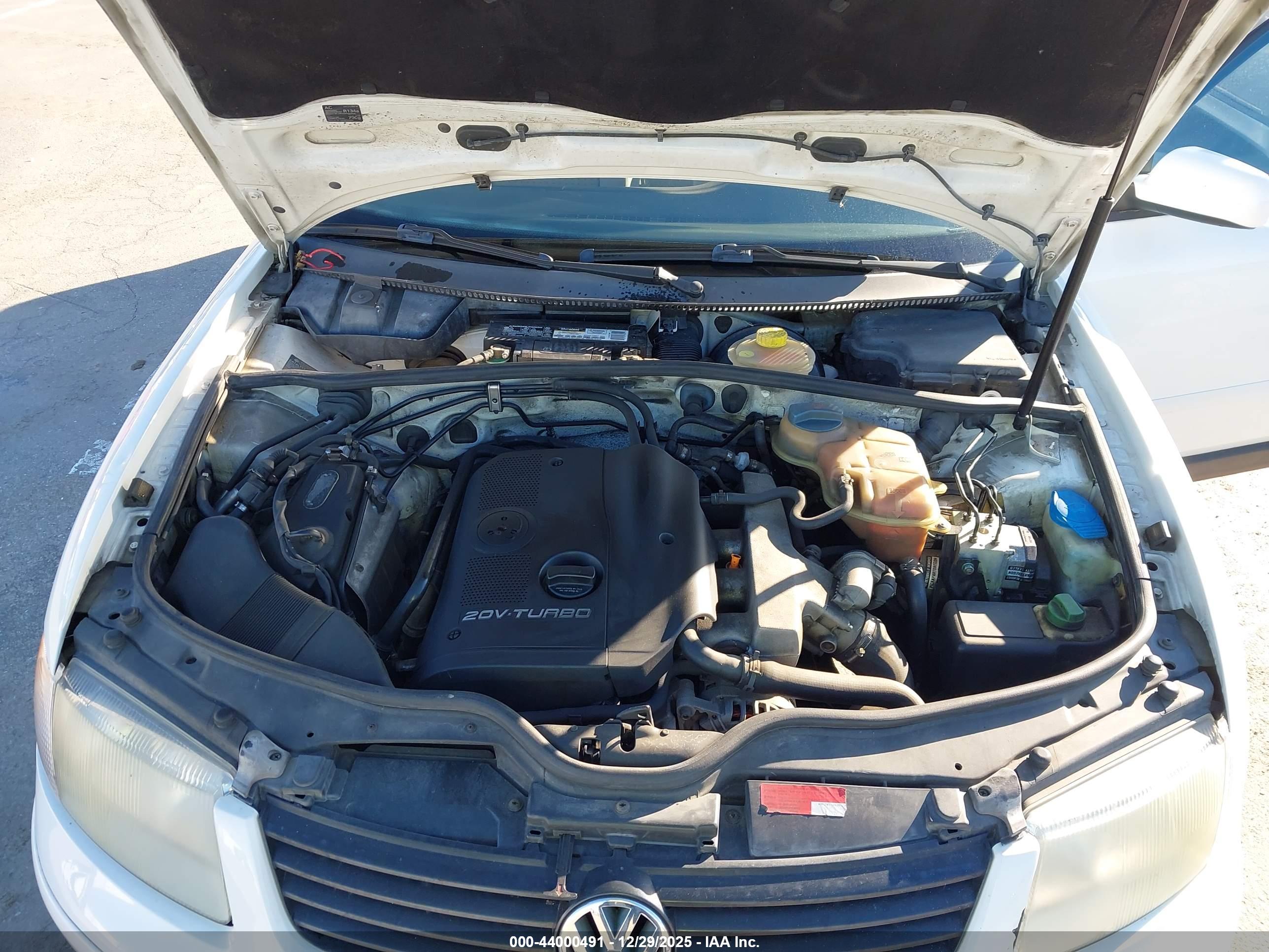 VOLKSWAGEN PASSAT image 10
