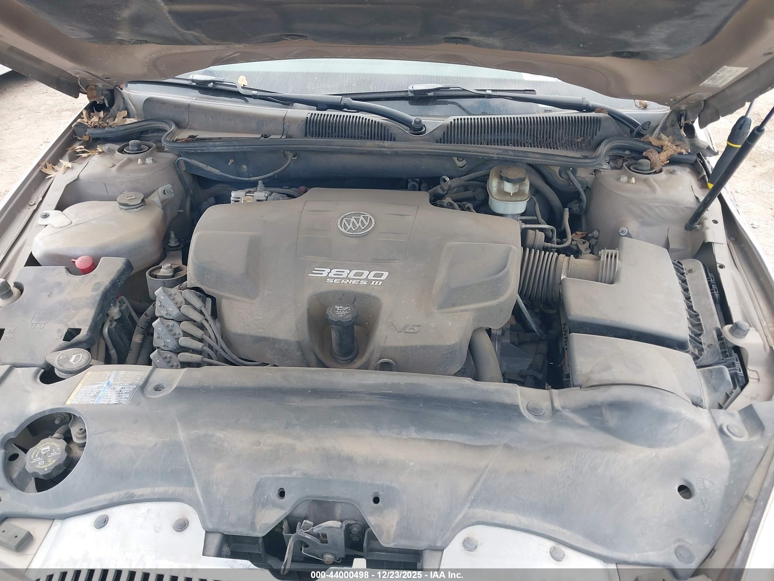BUICK LUCERNE image 10