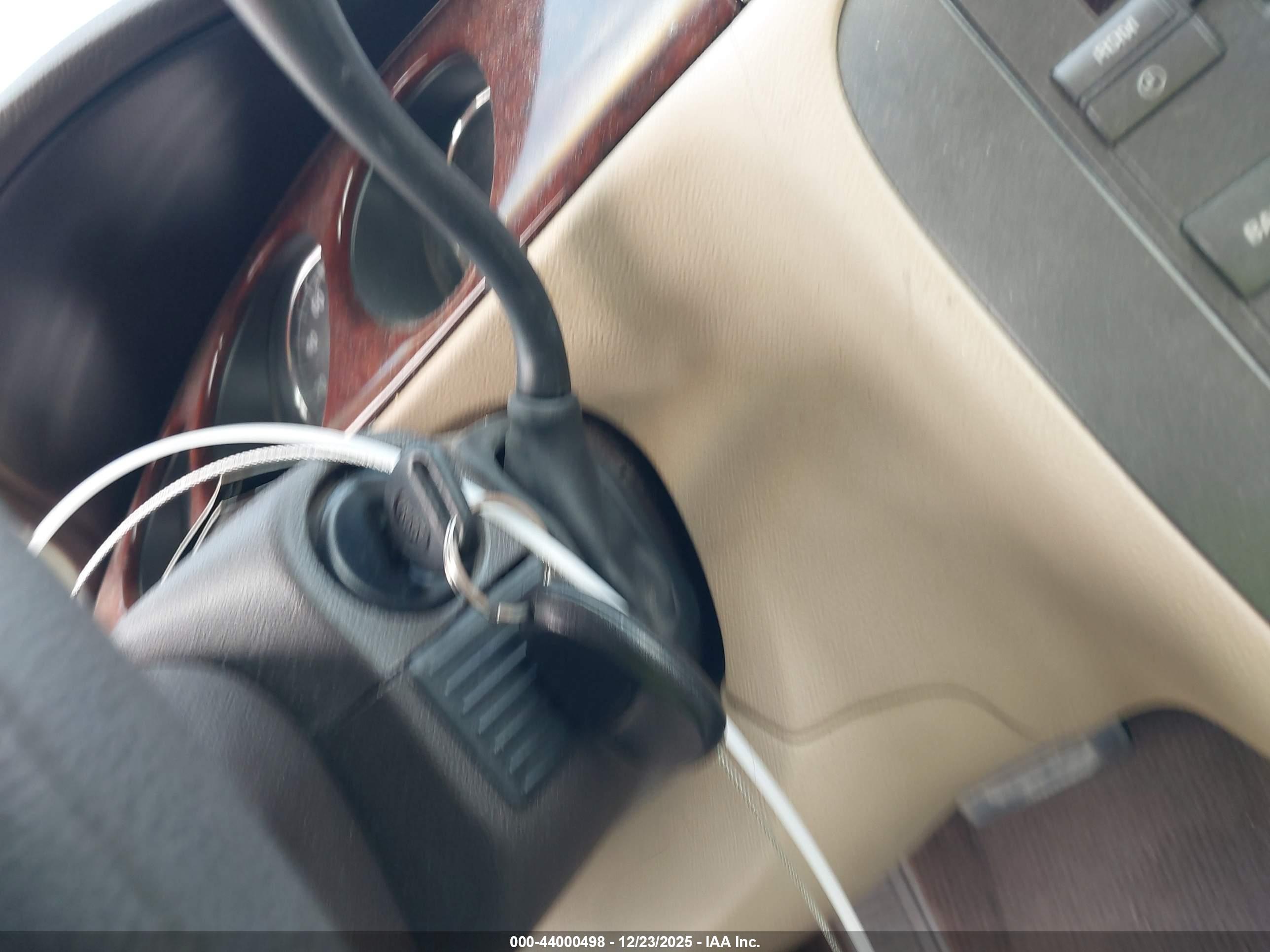 BUICK LUCERNE image 11