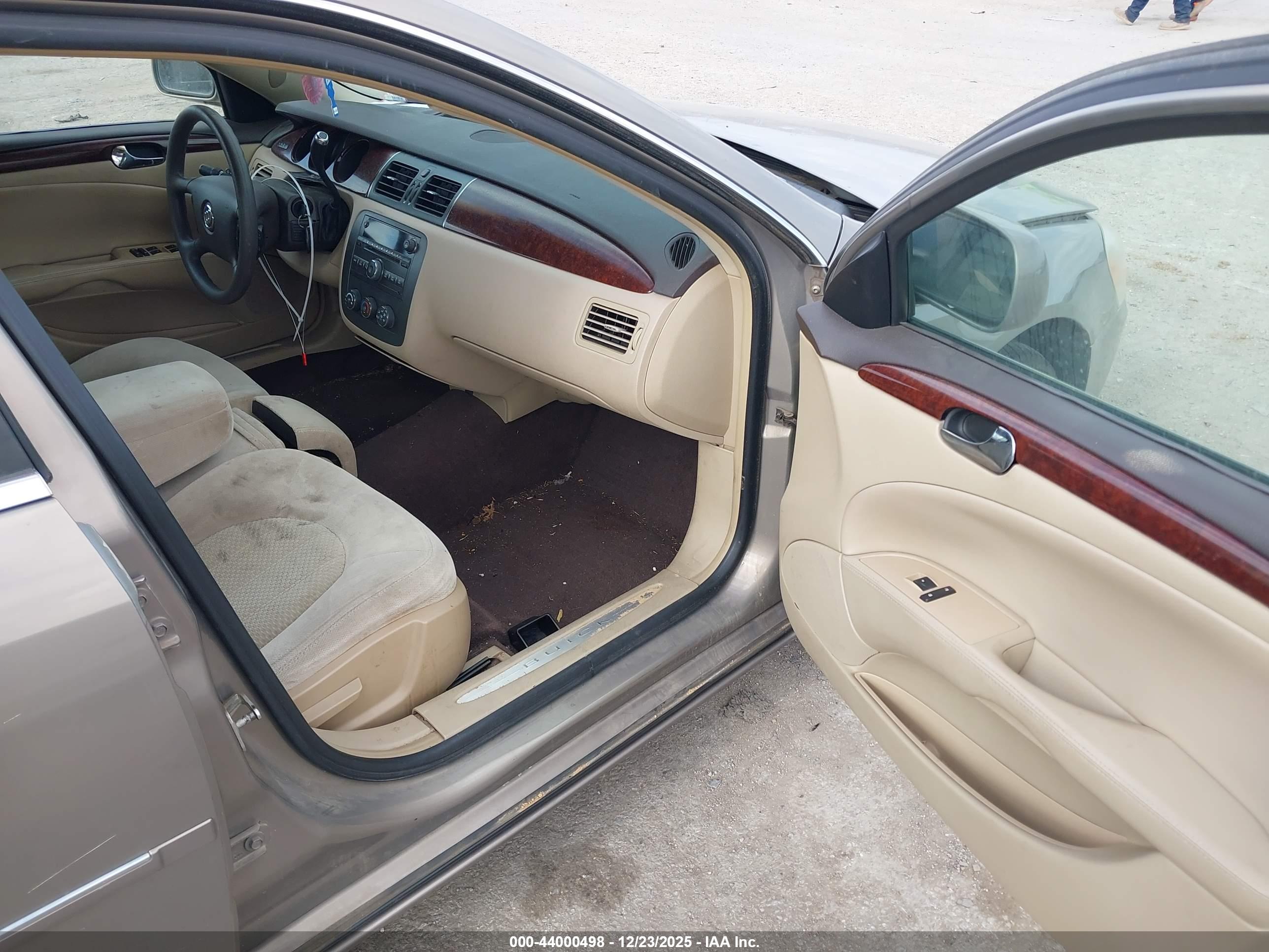 BUICK LUCERNE image 5