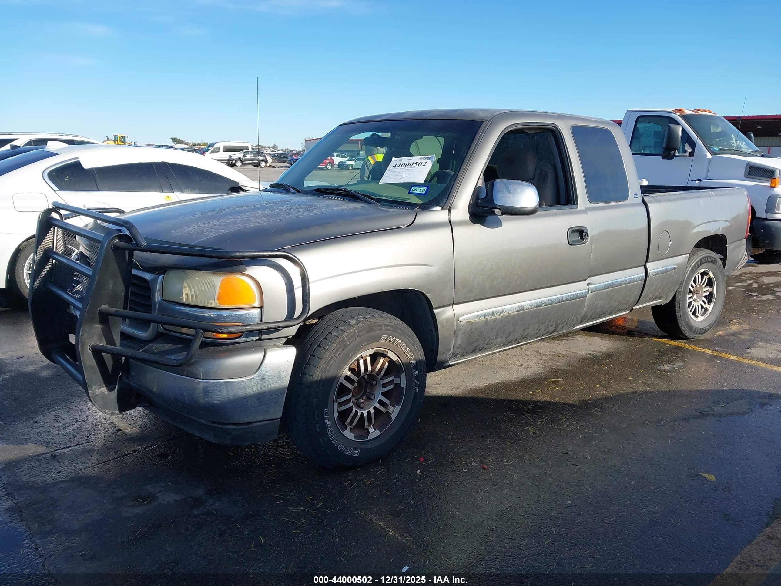 GMC SIERRA image 2