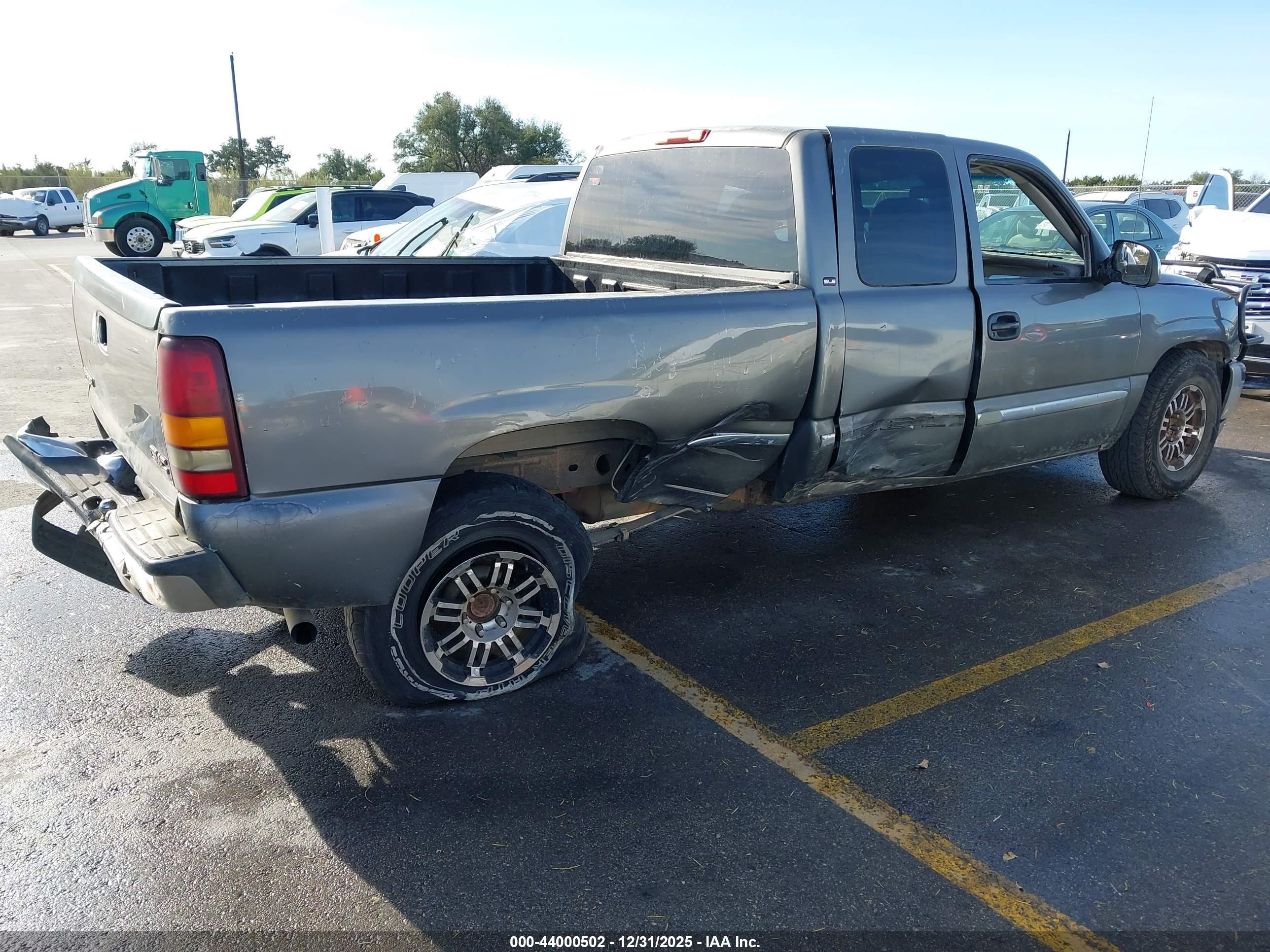 GMC SIERRA image 6